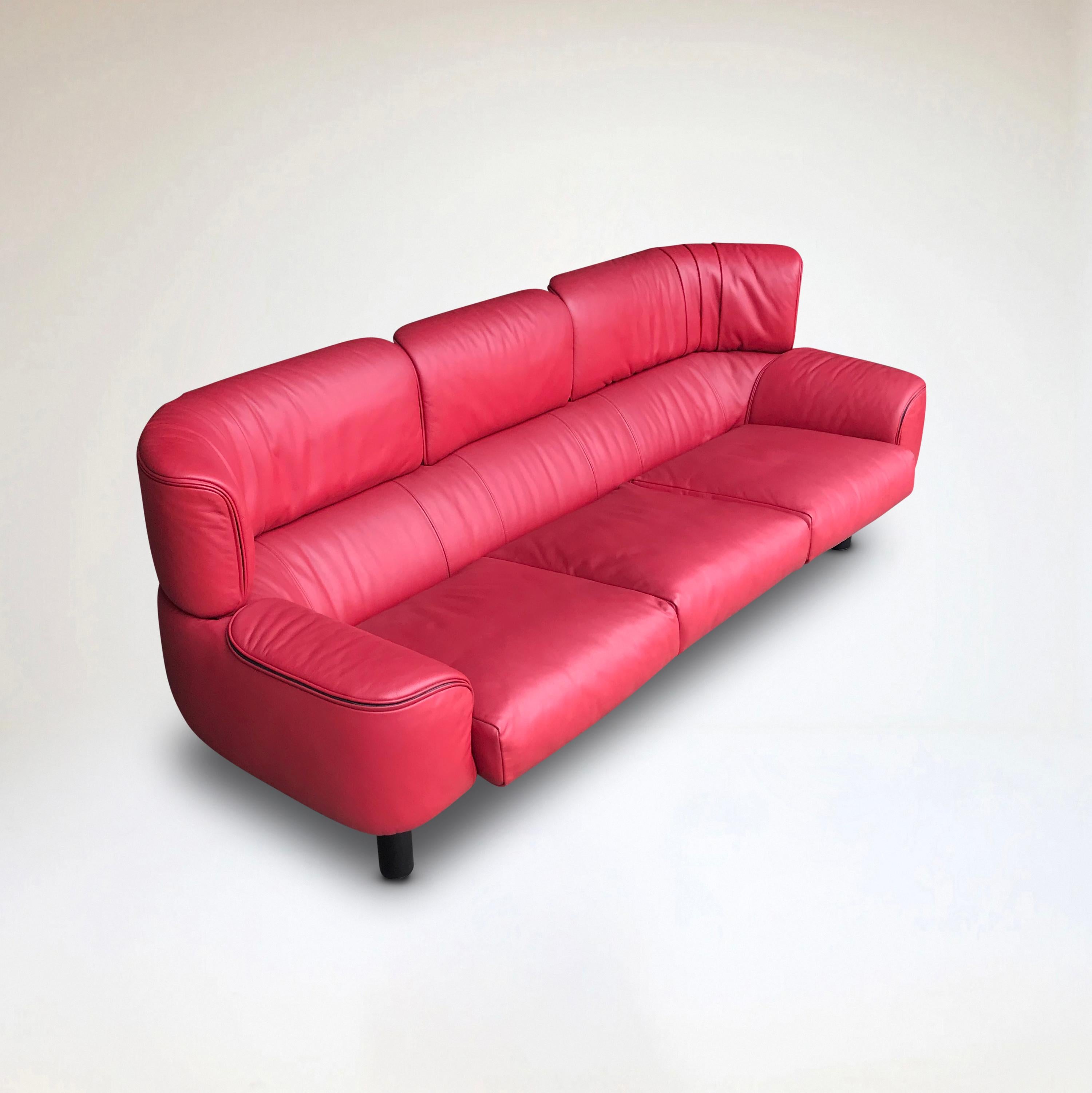 Bull 3-seater red leather sofa by Gianfranco Frattini for Cassina 1987 For Sale 3
