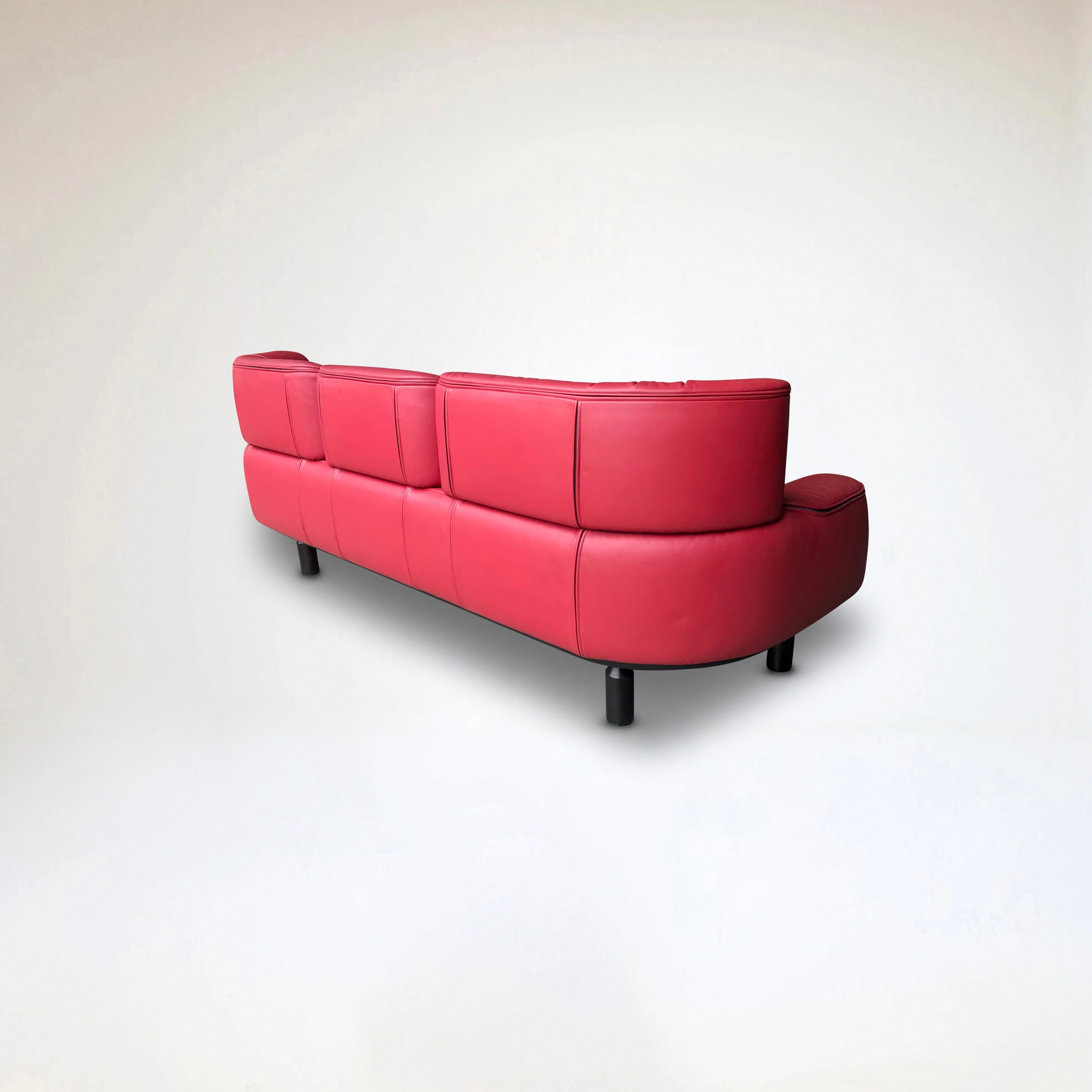 Bull 3-seater red leather sofa by Gianfranco Frattini for Cassina 1987 For Sale 8