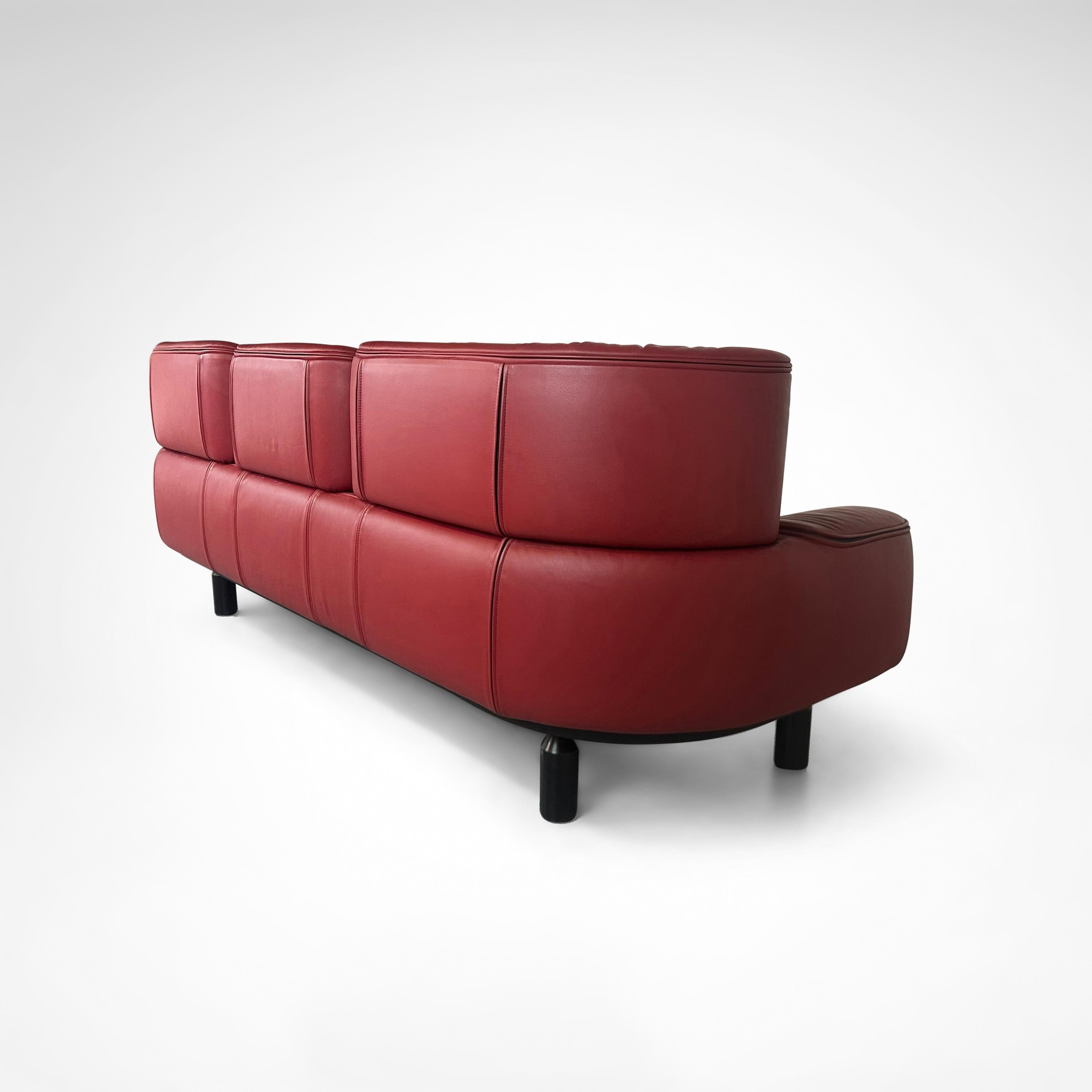 Bull 3-Sitzer-Sofa aus rotem Leder von Gianfranco Frattini für Cassina 1987 (Moderne) im Angebot