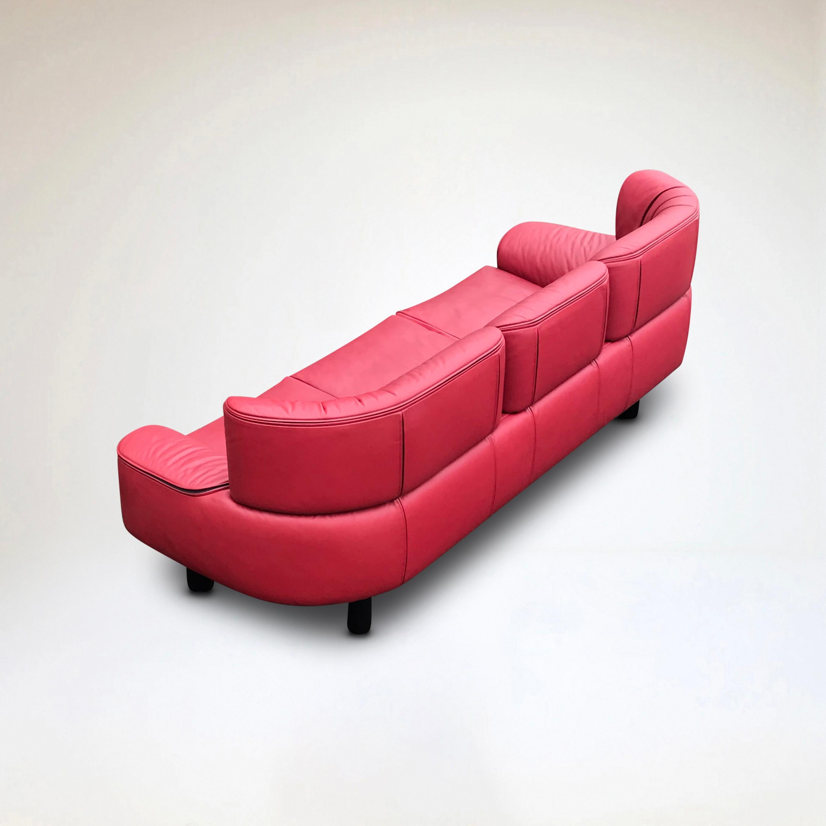 Bull 3-seater red leather sofa by Gianfranco Frattini for Cassina 1987 In Excellent Condition For Sale In Stavenisse, NL