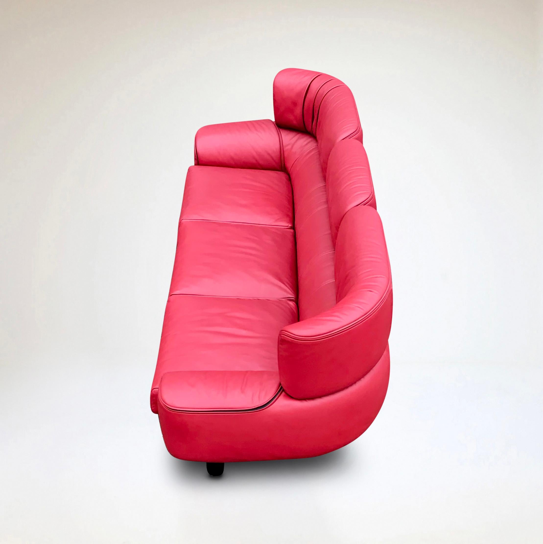Bull 3-Sitzer-Sofa aus rotem Leder von Gianfranco Frattini für Cassina 1987 im Angebot 2