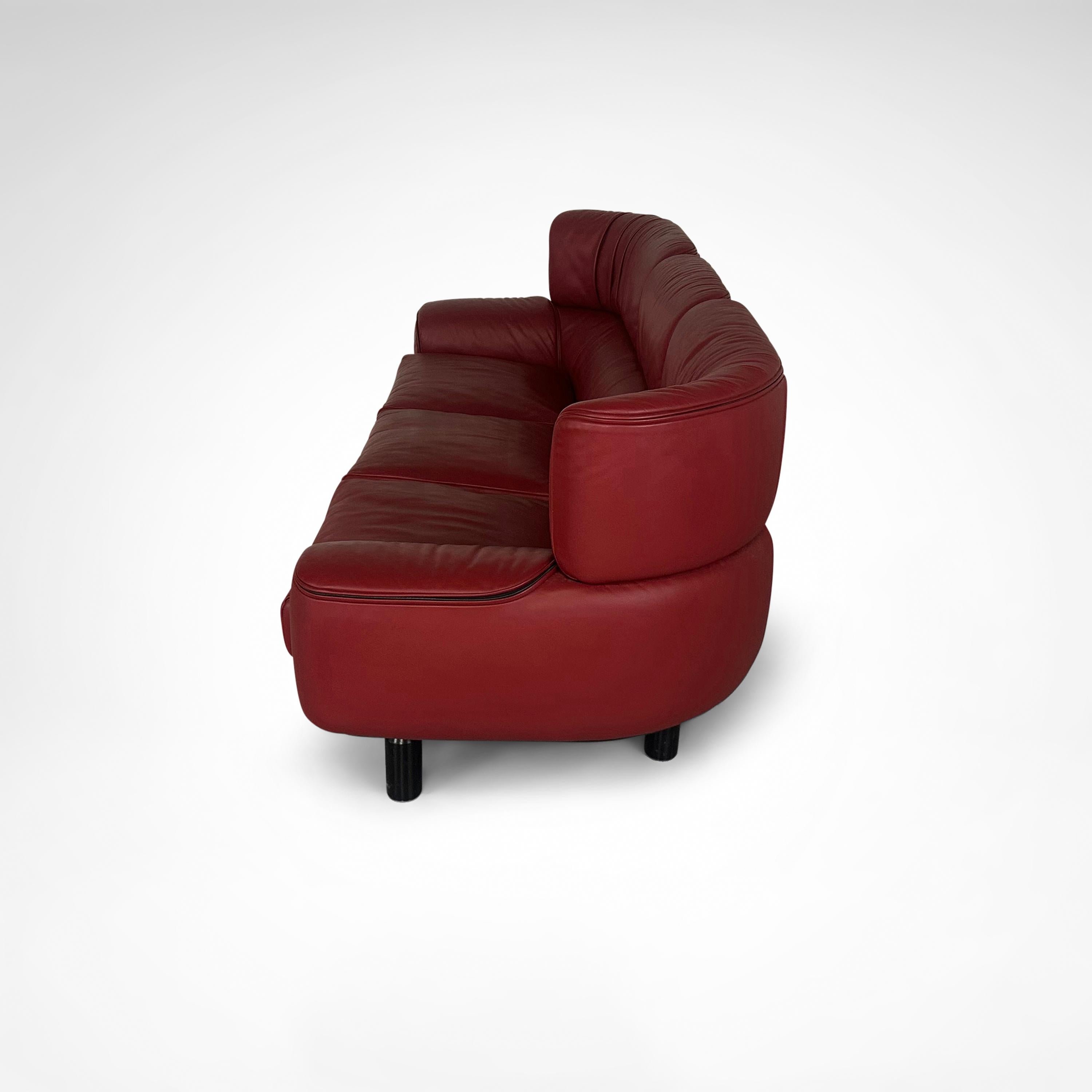 Bull 3-Sitzer-Sofa aus rotem Leder von Gianfranco Frattini für Cassina 1987 im Angebot 2