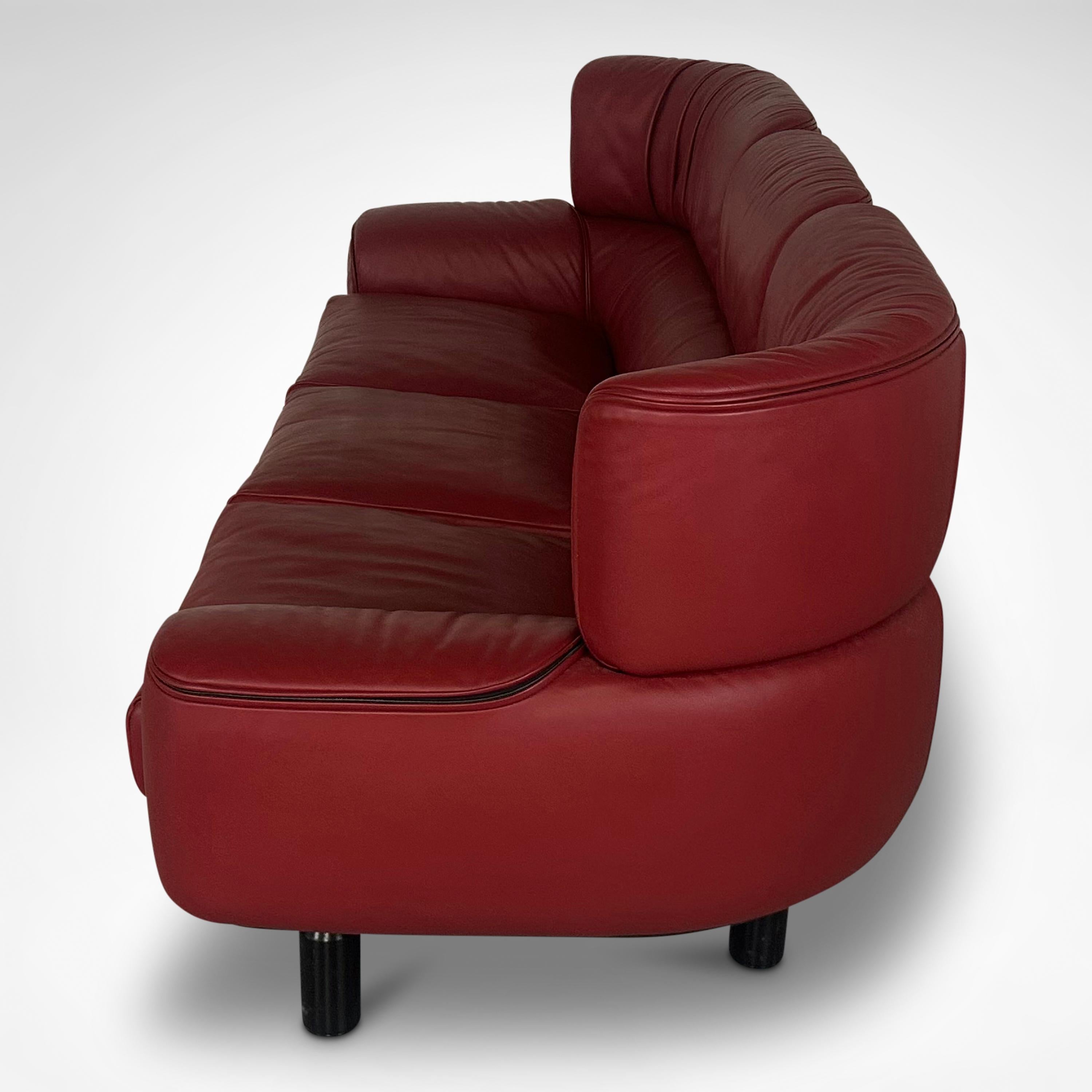 Bull 3-Sitzer-Sofa aus rotem Leder von Gianfranco Frattini für Cassina 1987 im Angebot 2