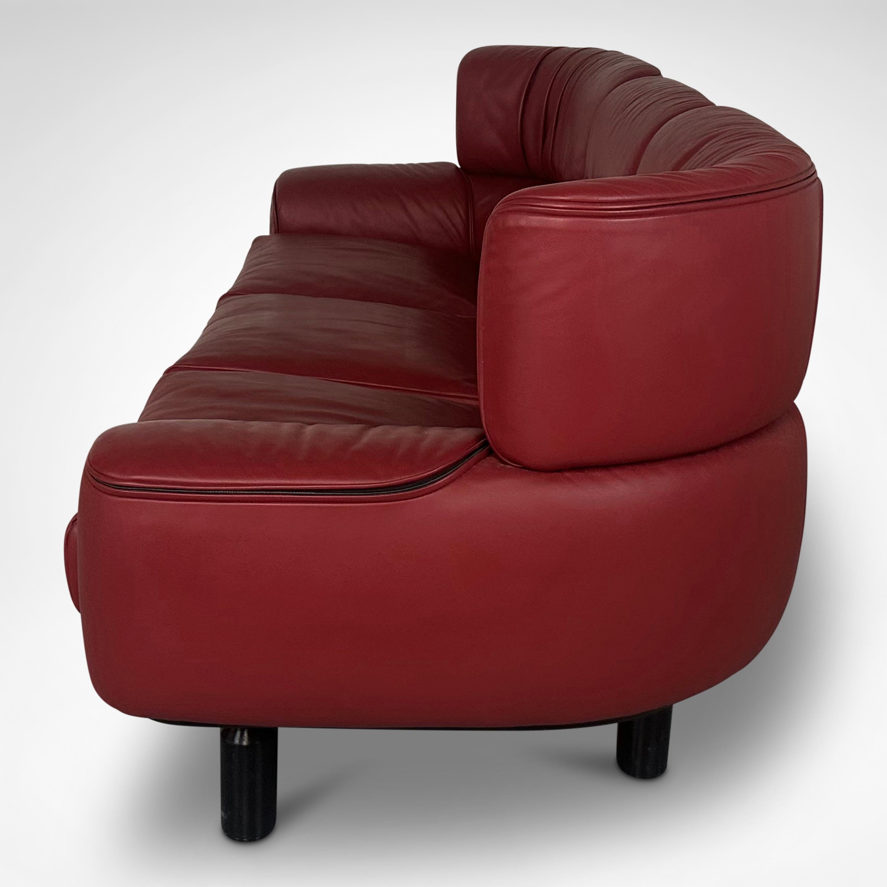 Bull 3-Sitzer-Sofa aus rotem Leder von Gianfranco Frattini für Cassina 1987 im Angebot 3