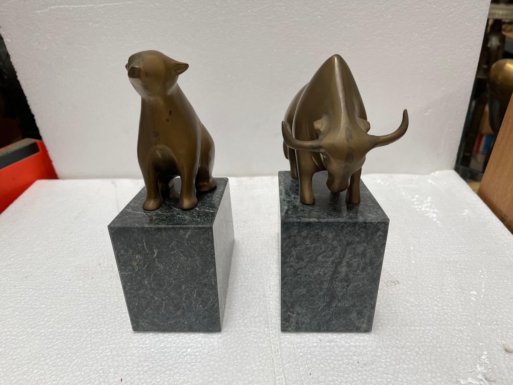 bull bookends