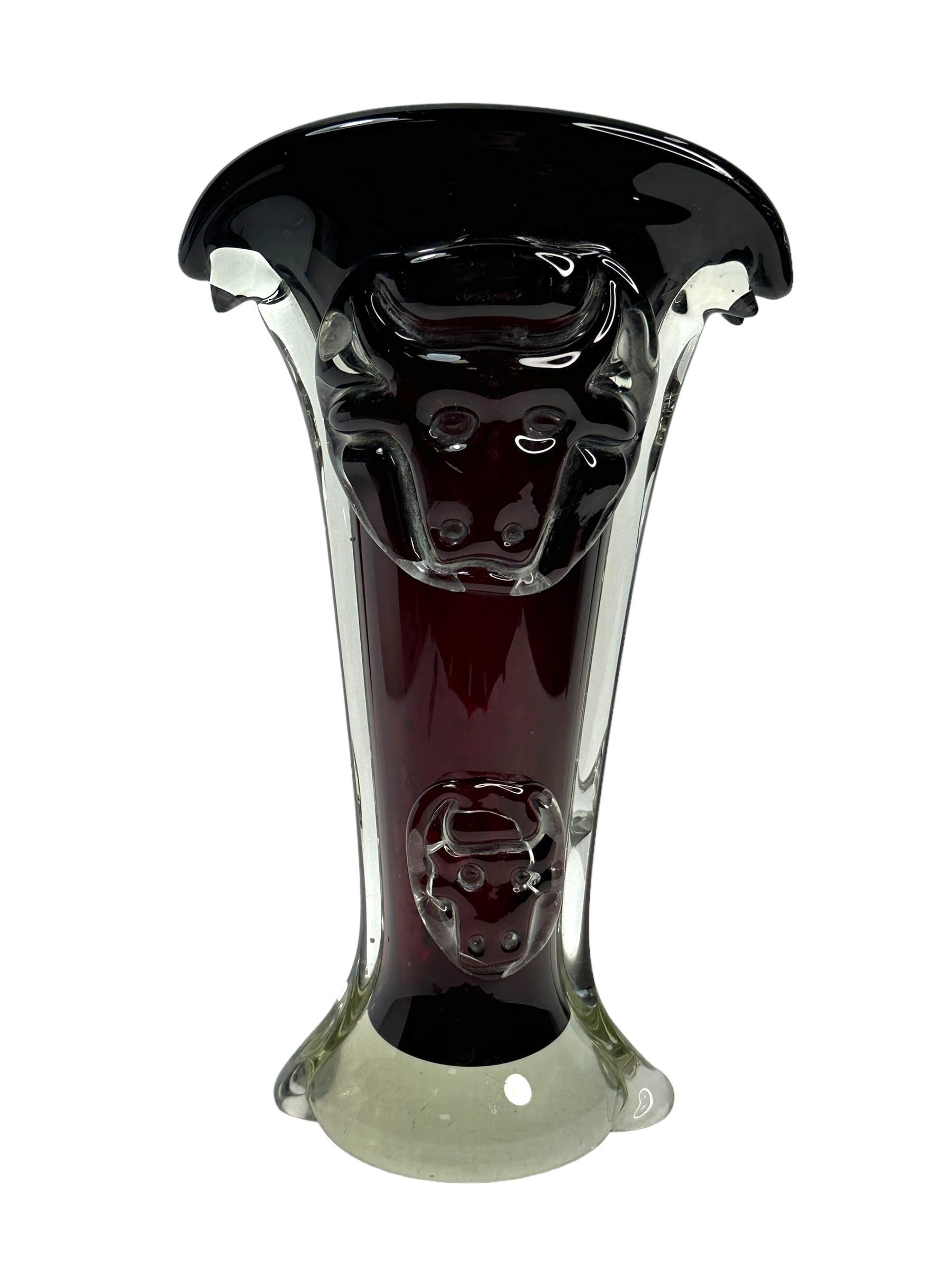 Gorgeous hand blown Murano art glass piece with Sommerso and bullicante techniques. A beautiful organic shaped vase or centre piece, Venice, Murano, Italy. Colors are dark red and clear. A nice addition to any room. Found at an Estate Sale in
