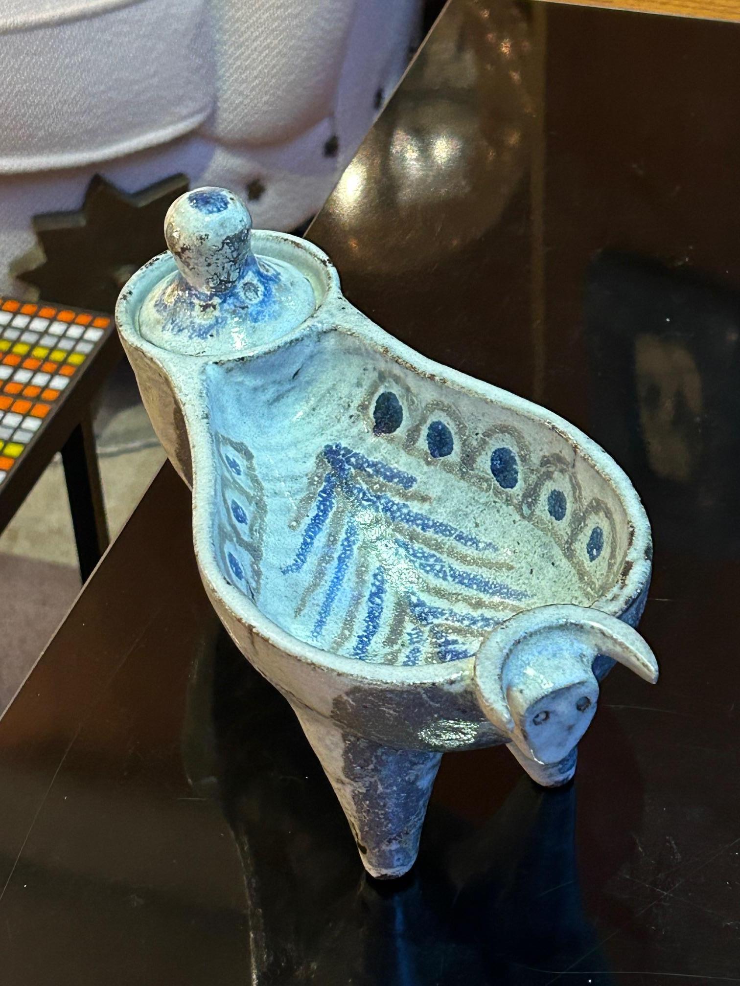 Escultura de toro de Jean Derval / Vallauris, Francia, años 60 en Excelente estado para la venta en Paris, FR