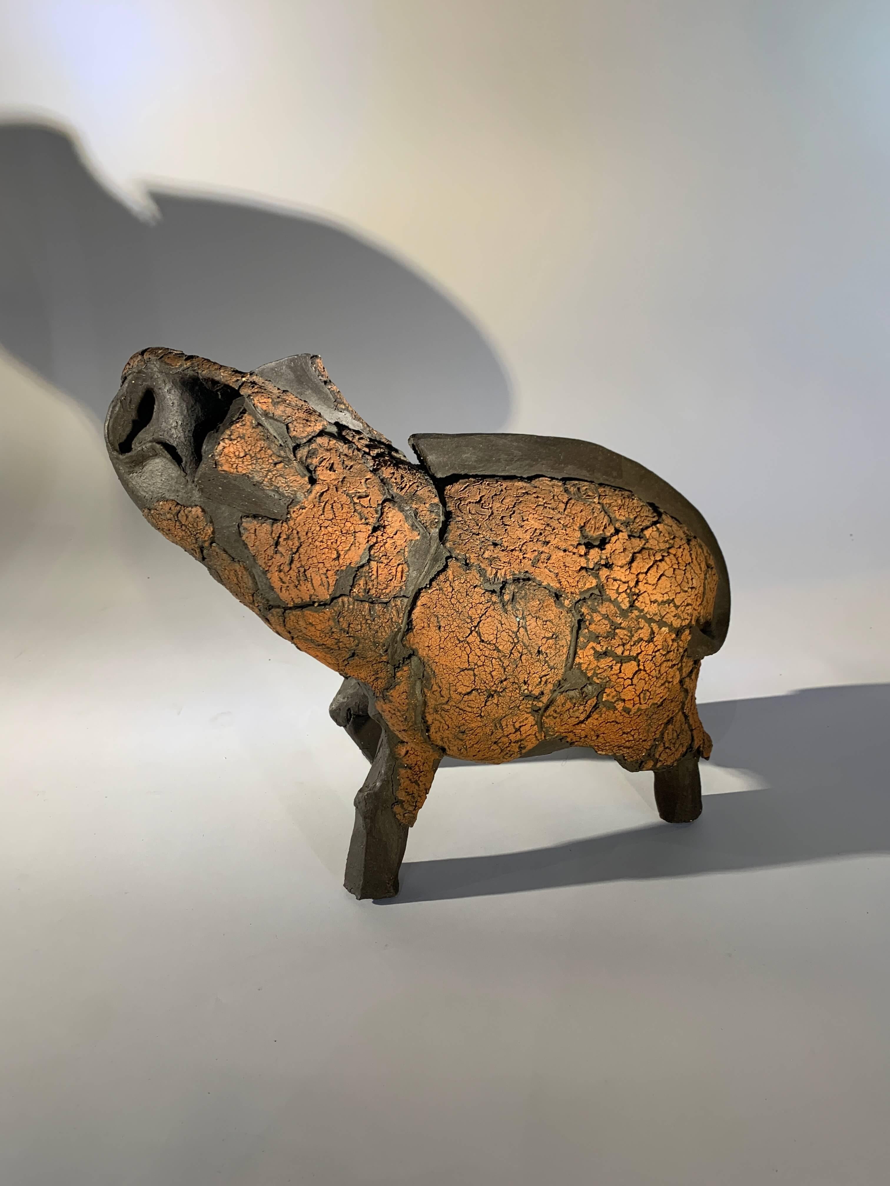 Belge Sculpture de taureau en céramique et raku de 1975 en vente