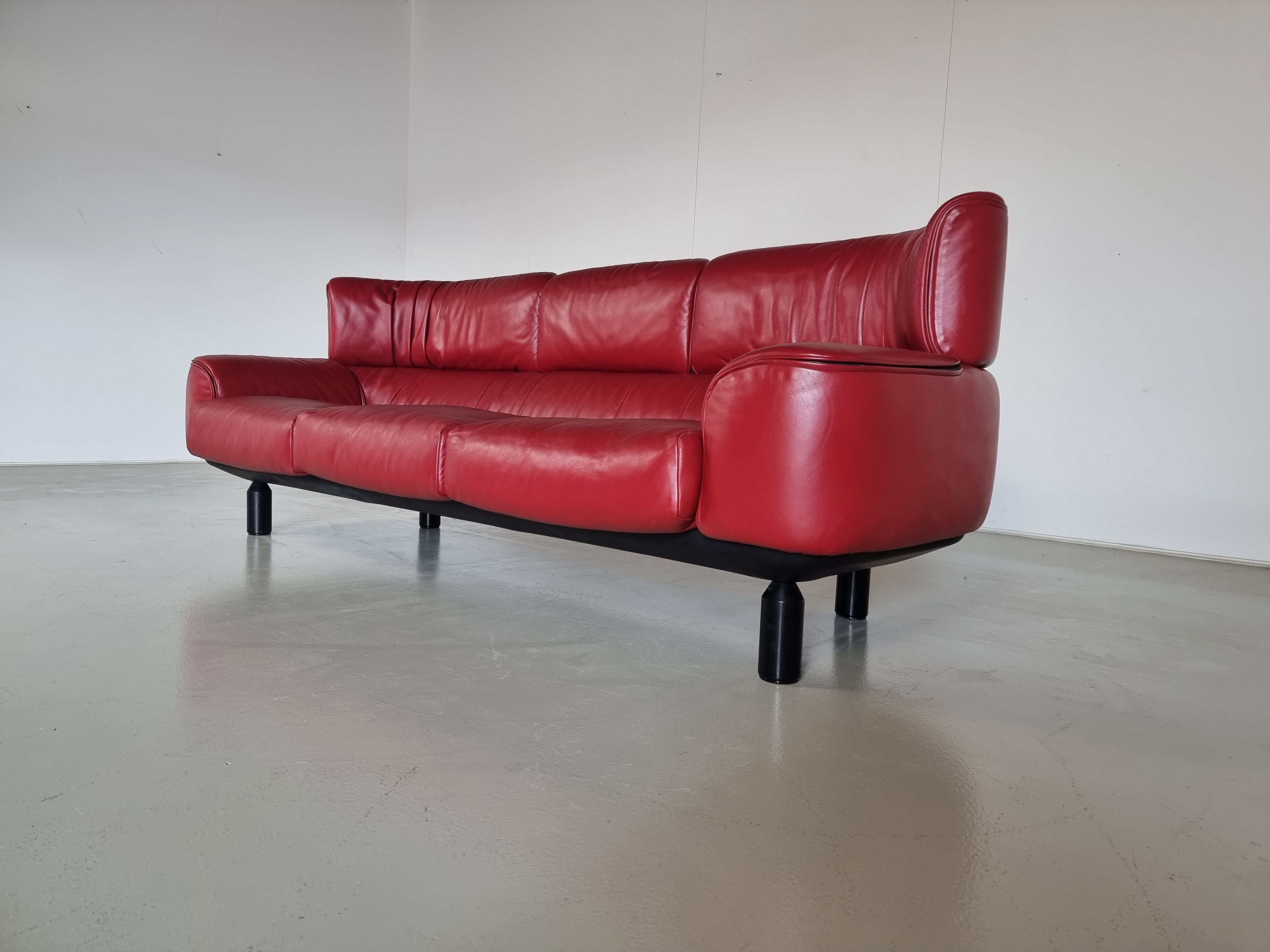 Spectacular and extremely rare 3 seater Bull sofa designed by Gianfranco Frattini and manufactured by Cassina, Italy 1987. This sofa is no longer in production and was only produced for 1 year. Documented in the famous Italian Reportorio book. Its