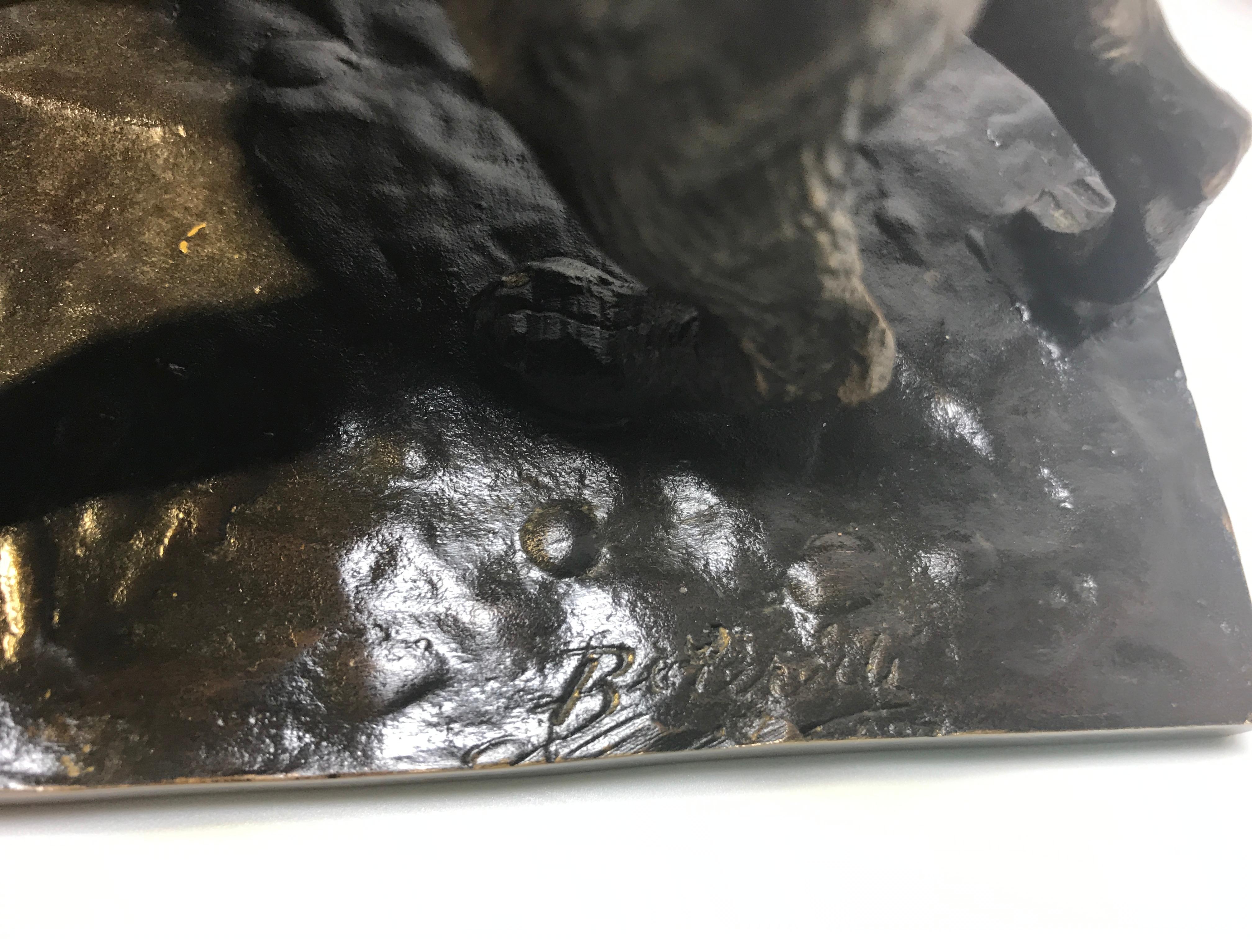 Équitation d'un bulldog dans le arrière, bronze patiné signé Bezeredi 1887 Budapest en vente 4