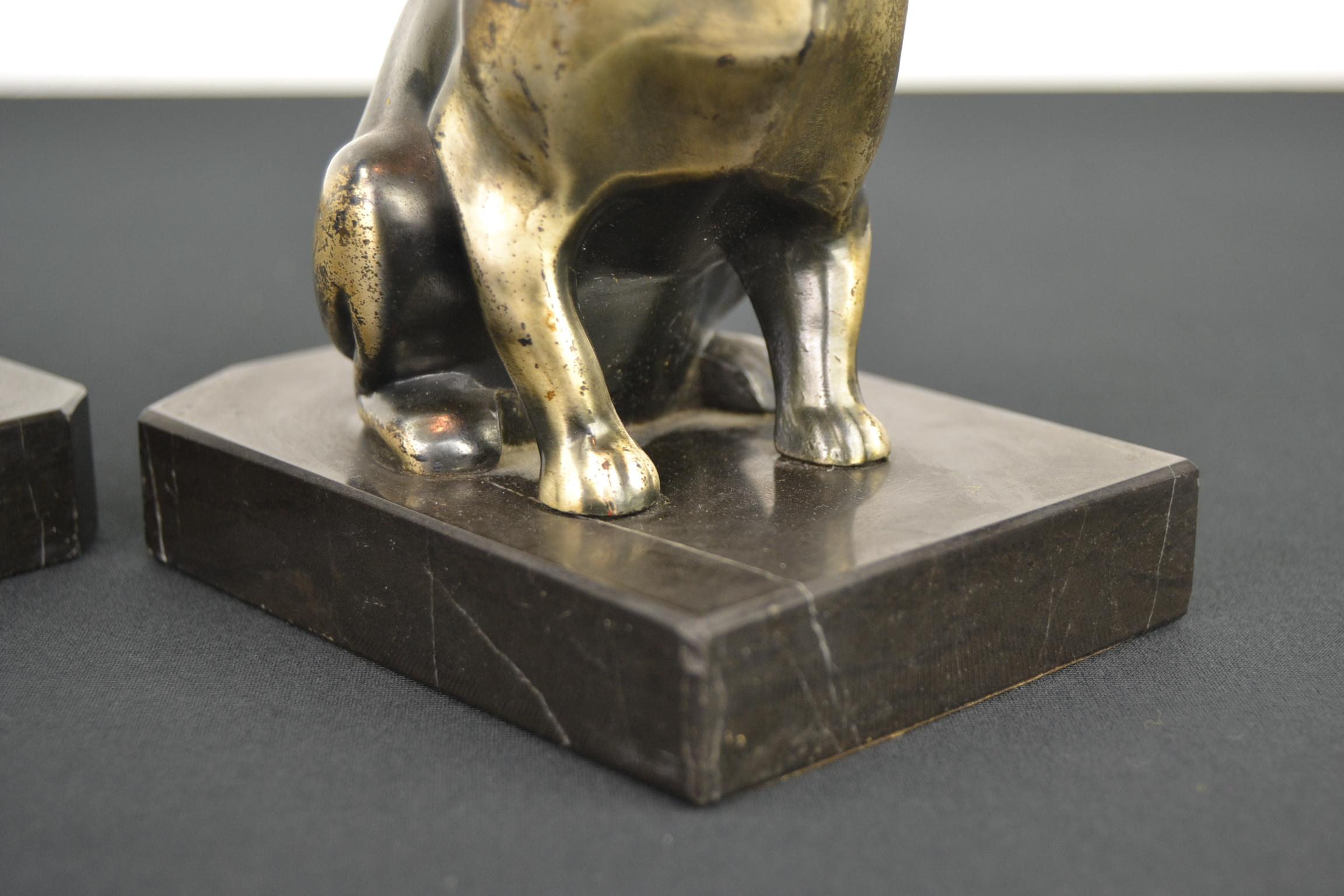 Bulldog-Buchstützen Franjou, Frankreich, Art déco (Marmor) im Angebot