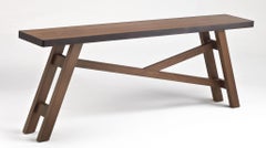 BULLE Tavolo consolle marrone intagliato a mano in Oak massiccio e bordo in metallo sul piano