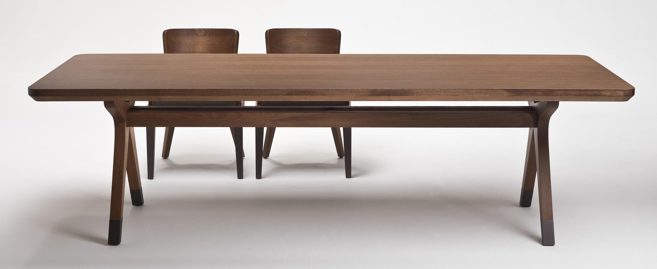 italien Table de salle à manger rectangulaire BULLE en chêne massif avec détails en métal en vente