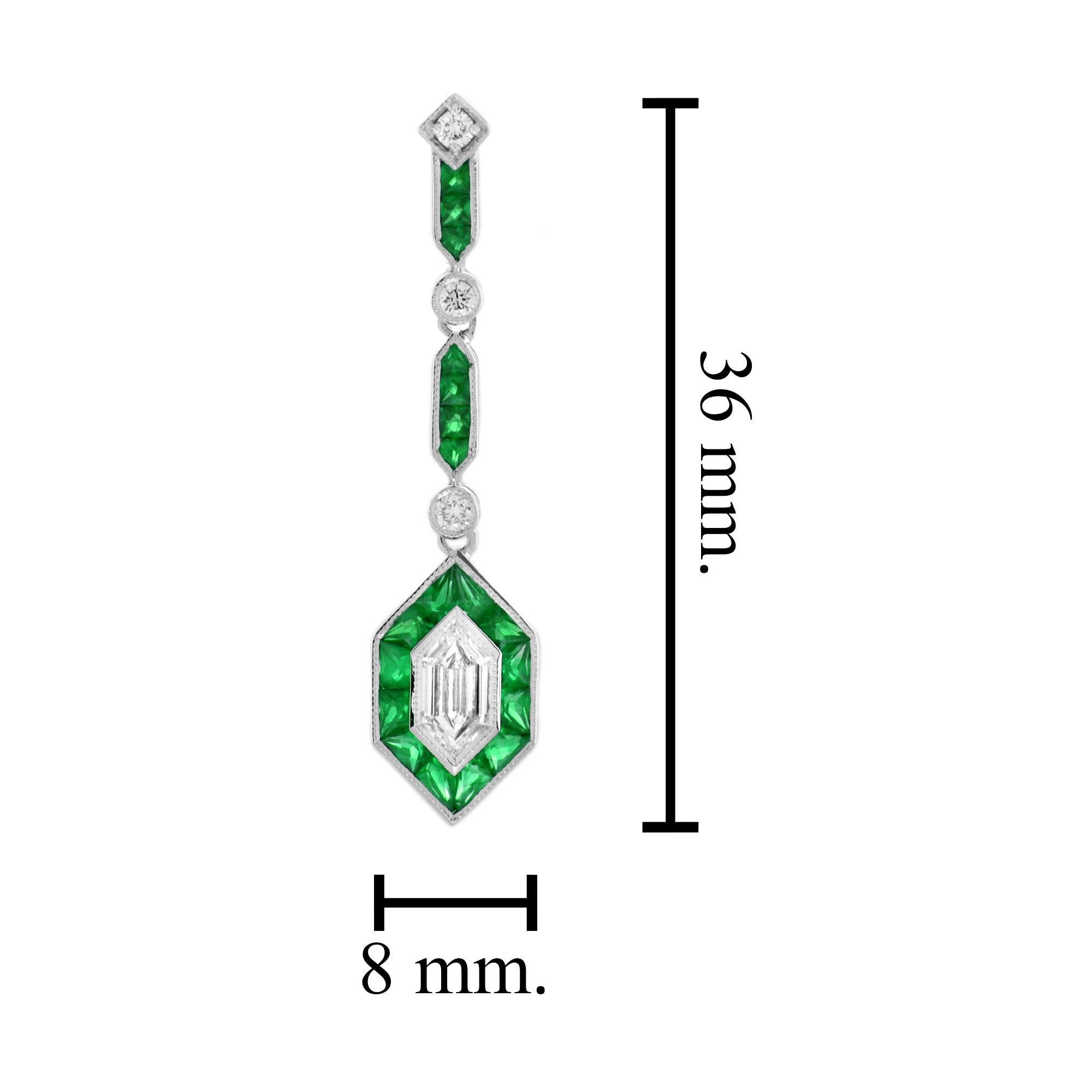 Taille hexagone Boucles d'oreilles pendantes en or blanc 14K avec diamant Bullet et émeraude verte de style Art Deco en vente