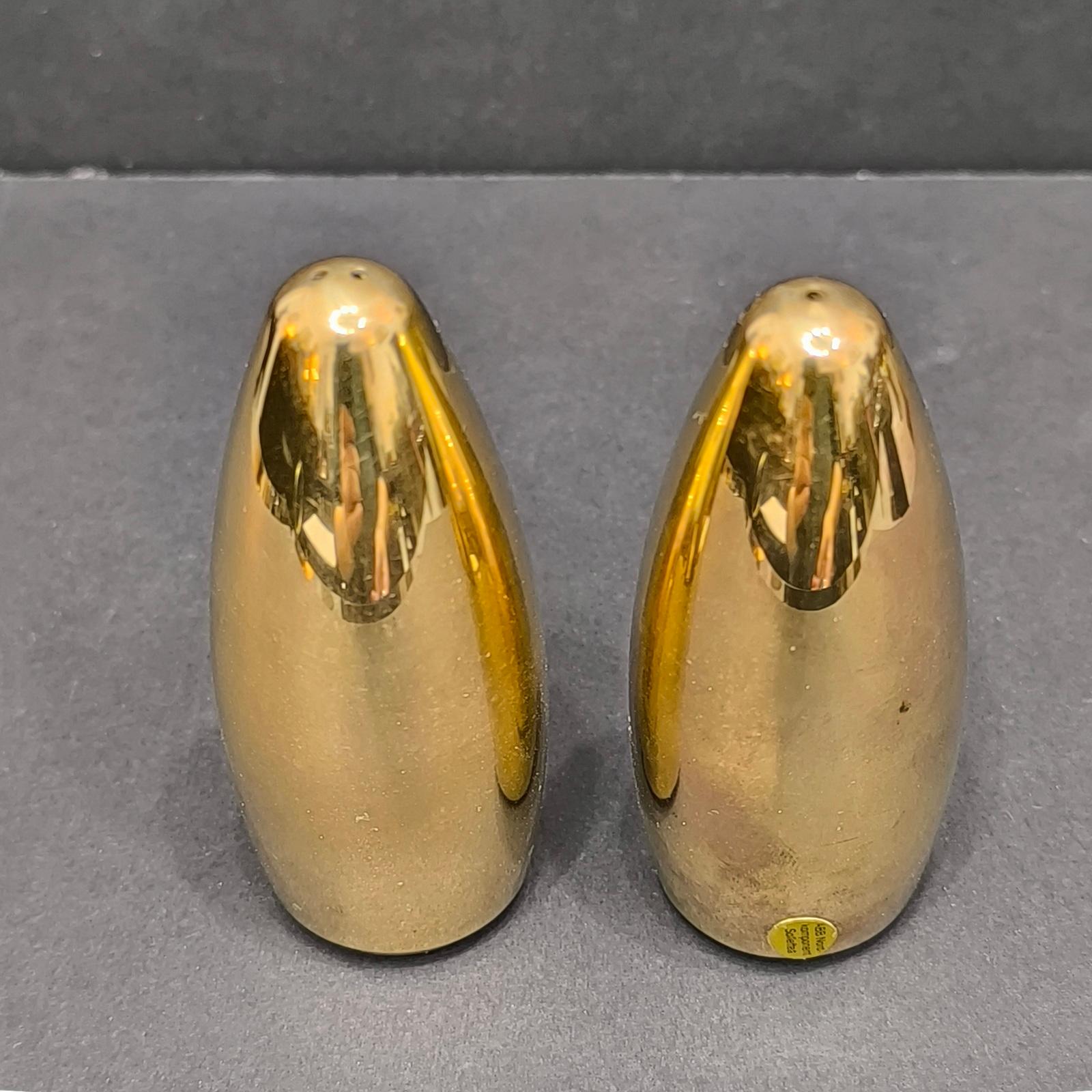 Fin du 20e siècle Salière et poivrière en forme de balle en laiton lourd des années 1970 en vente