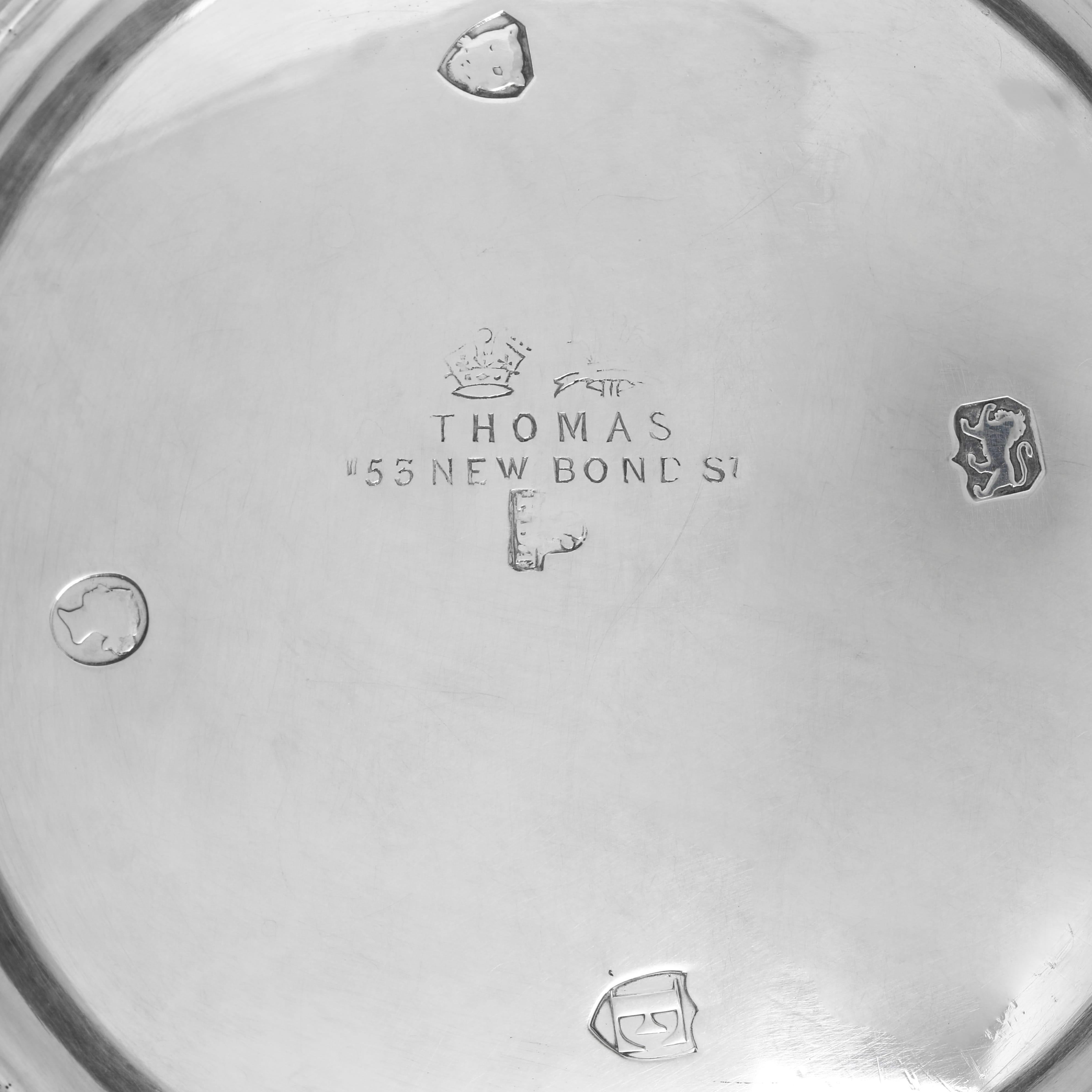 Teiera vittoriana in argento sterling a forma di proiettile realizzata a Londra nel 1880 In condizioni buone in vendita a London, London