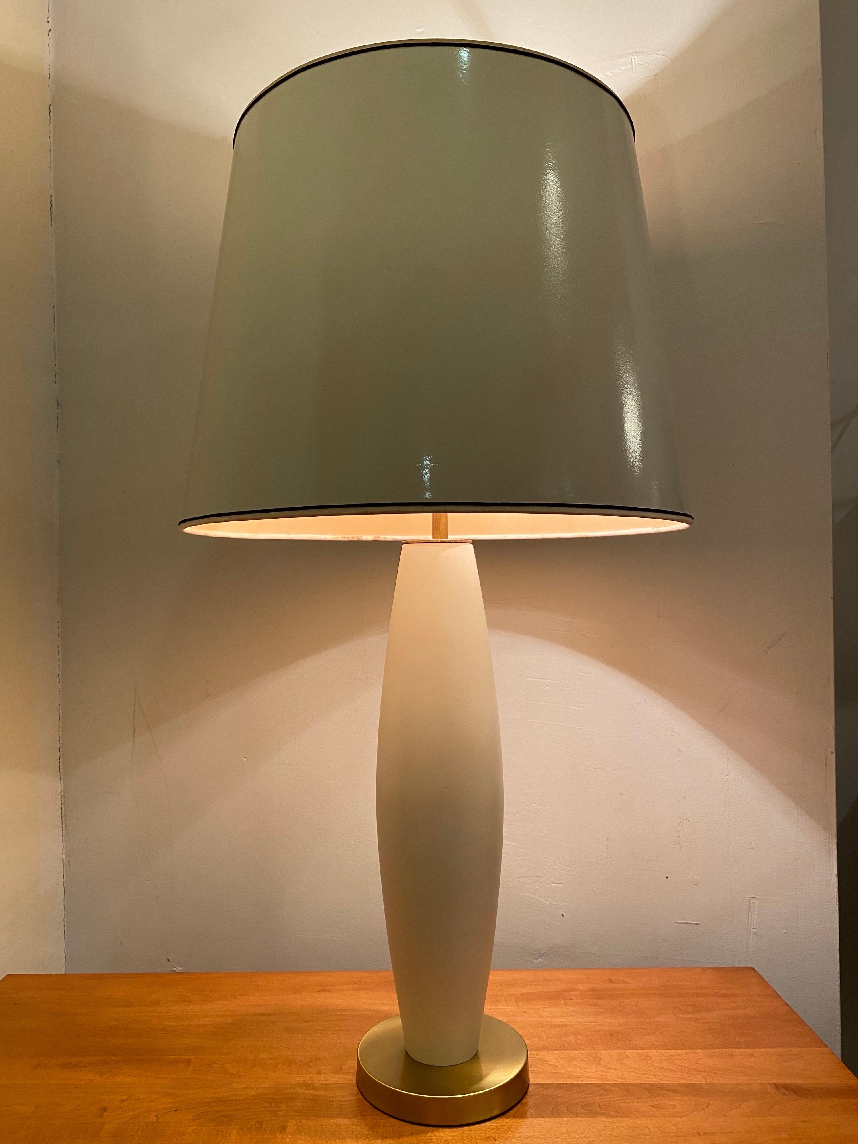 Bullet Shaped White Painted Table Lamp In Good Condition In Philadelphia, PA