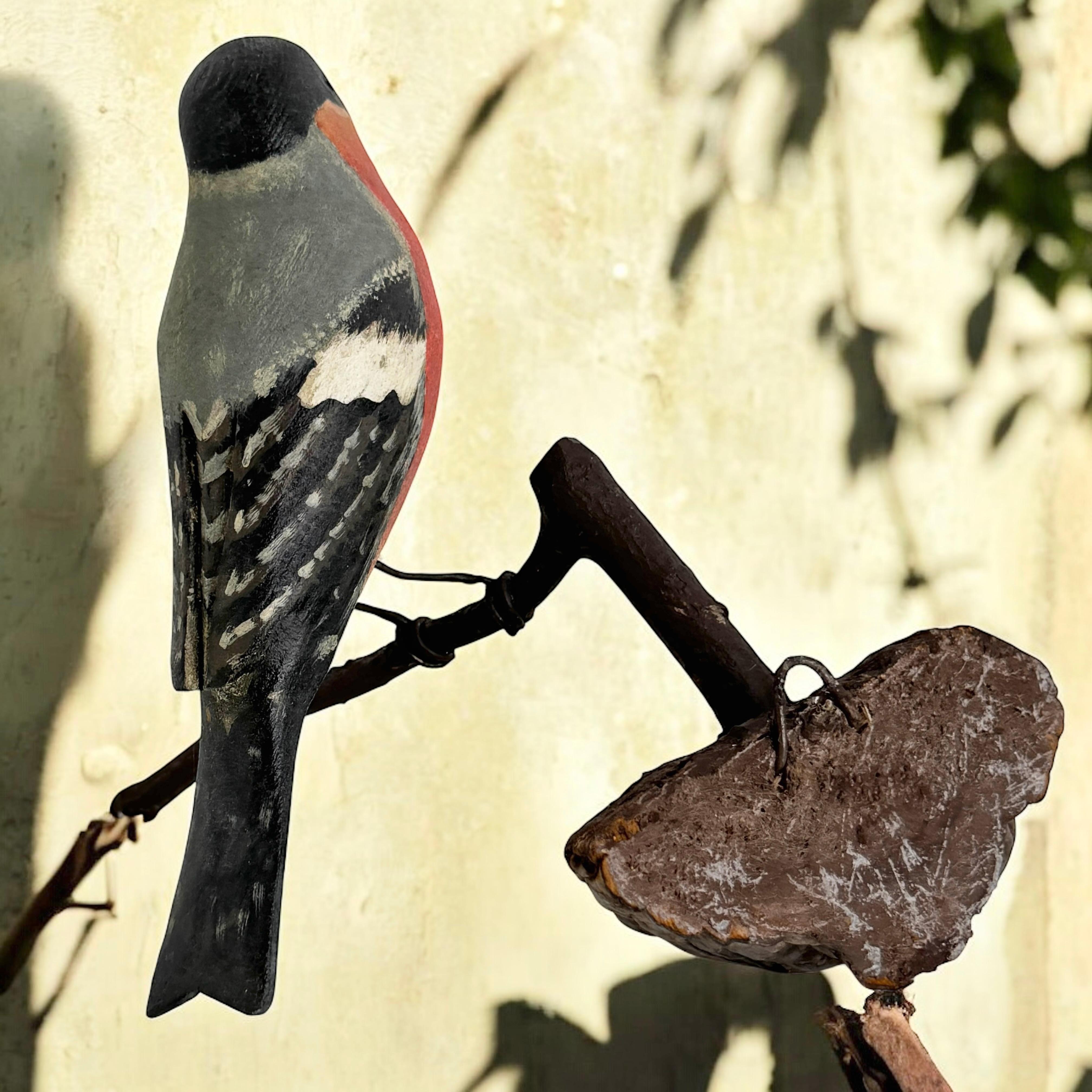 Camachuelo Vichtauer Pájaro de madera tallada a mano Arte popular de la Selva Negra, Austria, años 20 en venta 7