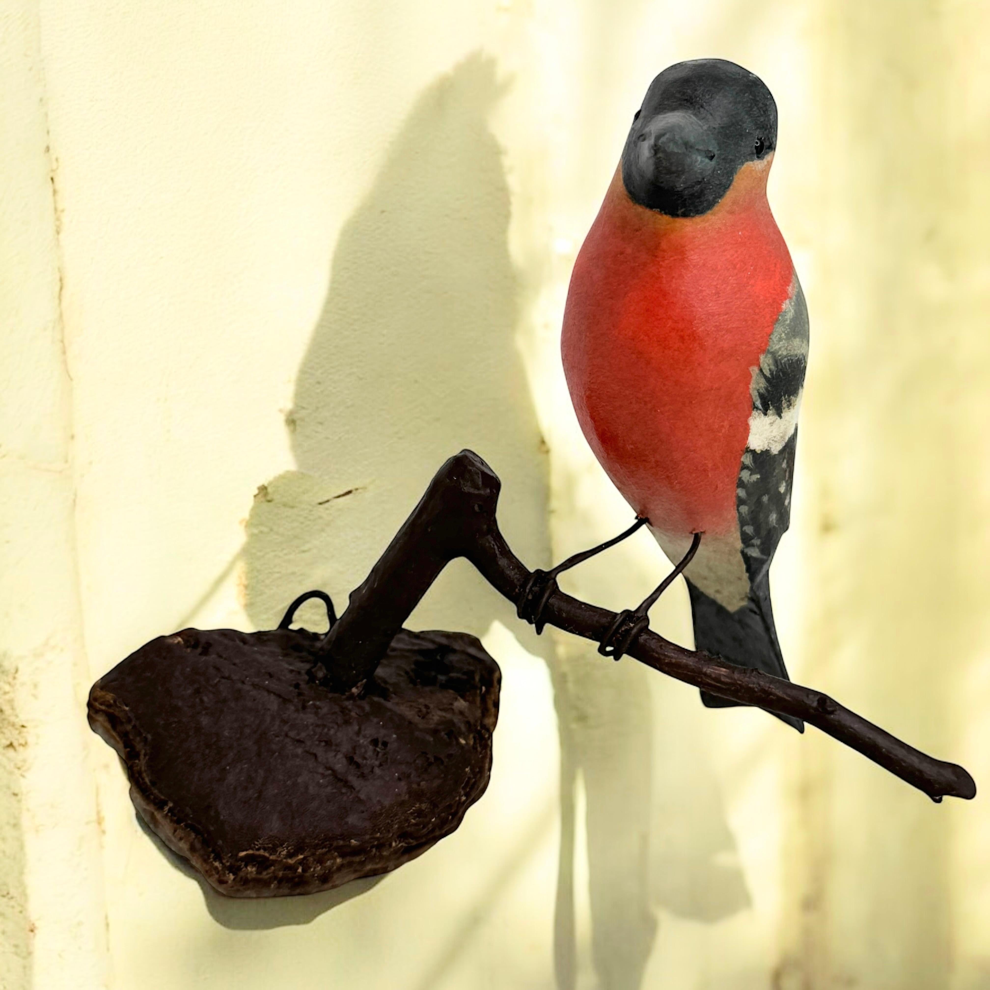 Camachuelo Vichtauer Pájaro de madera tallada a mano Arte popular de la Selva Negra, Austria, años 20 en venta 9