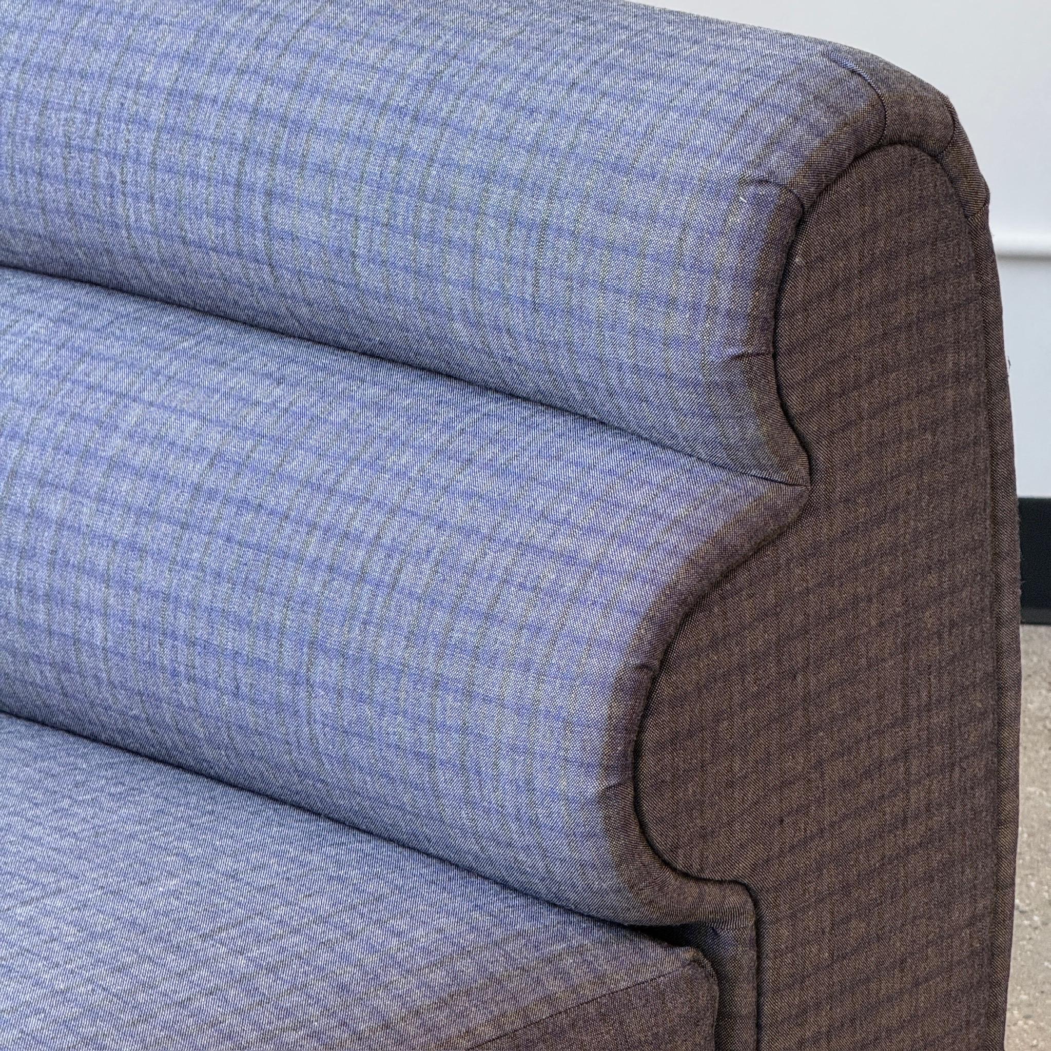 Bullnose Postmodern Slipper Chairs by Carson's of High Point en Kvadrat Recheck Posmoderno en venta