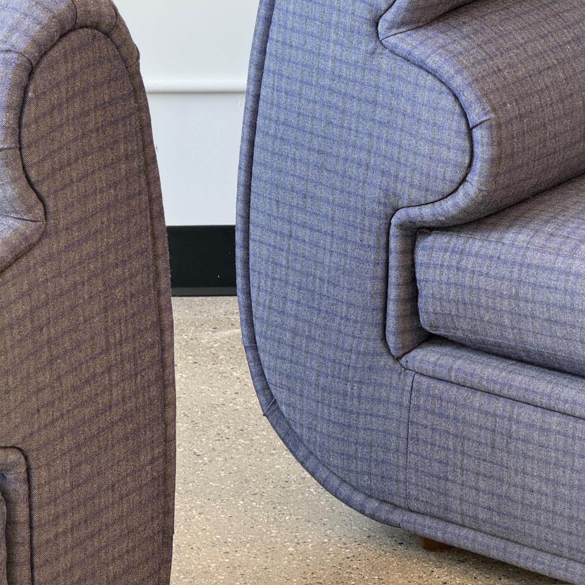 Bullnose Postmodern Slipper Chairs by Carson's of High Point en Kvadrat Recheck Estadounidense en venta