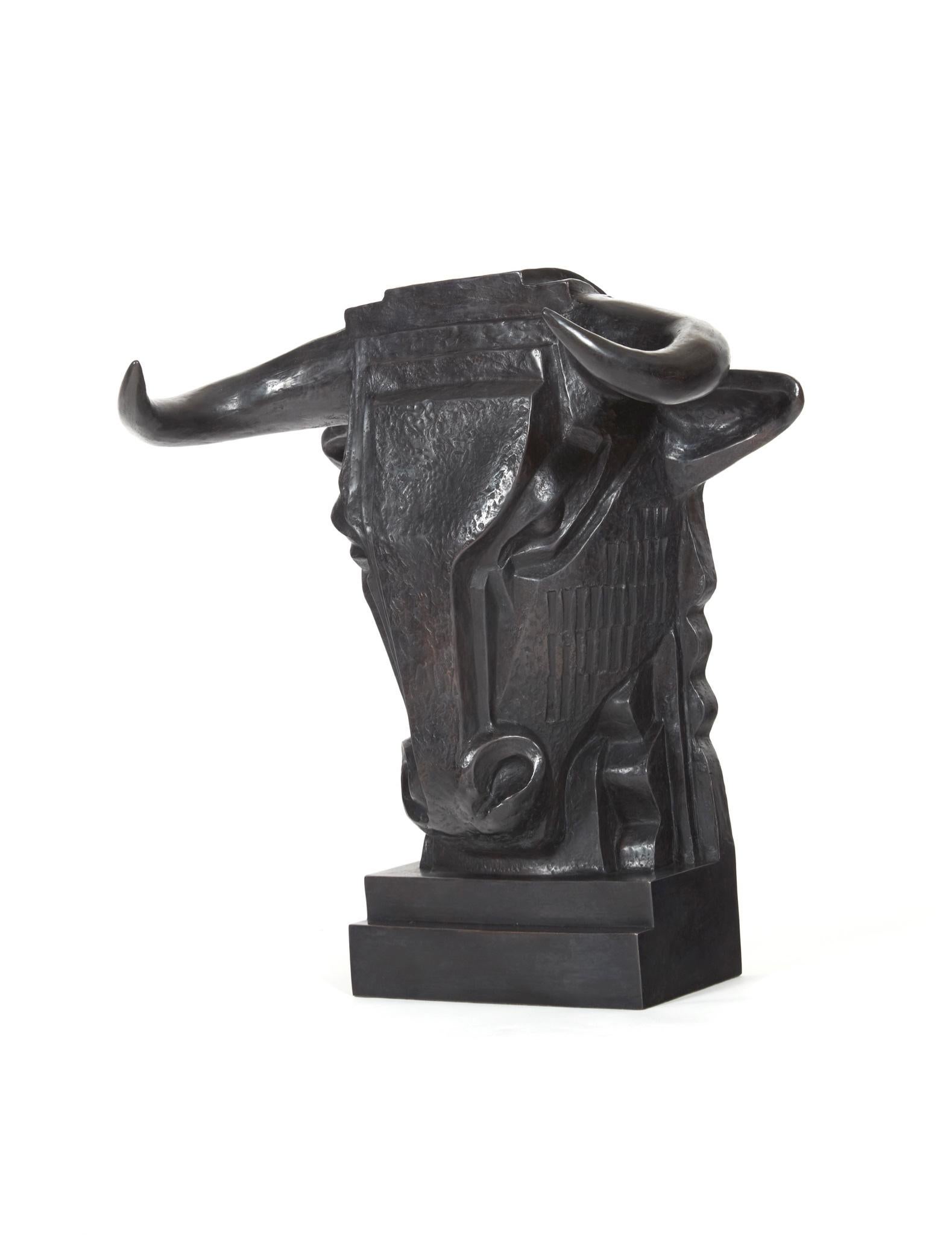 Bronze with black patina
Limited edition of 8
Signed and numbered 1/8 on the back
Monogram of the artist left side
Stamp of the founder on the back.