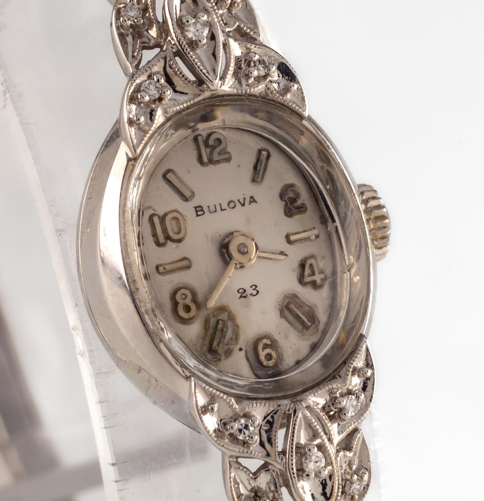 Bulova 14k Weißgold Damenarmbanduhr mit Diamant-Akzenten Schwarzer Kordel (Moderne) im Angebot
