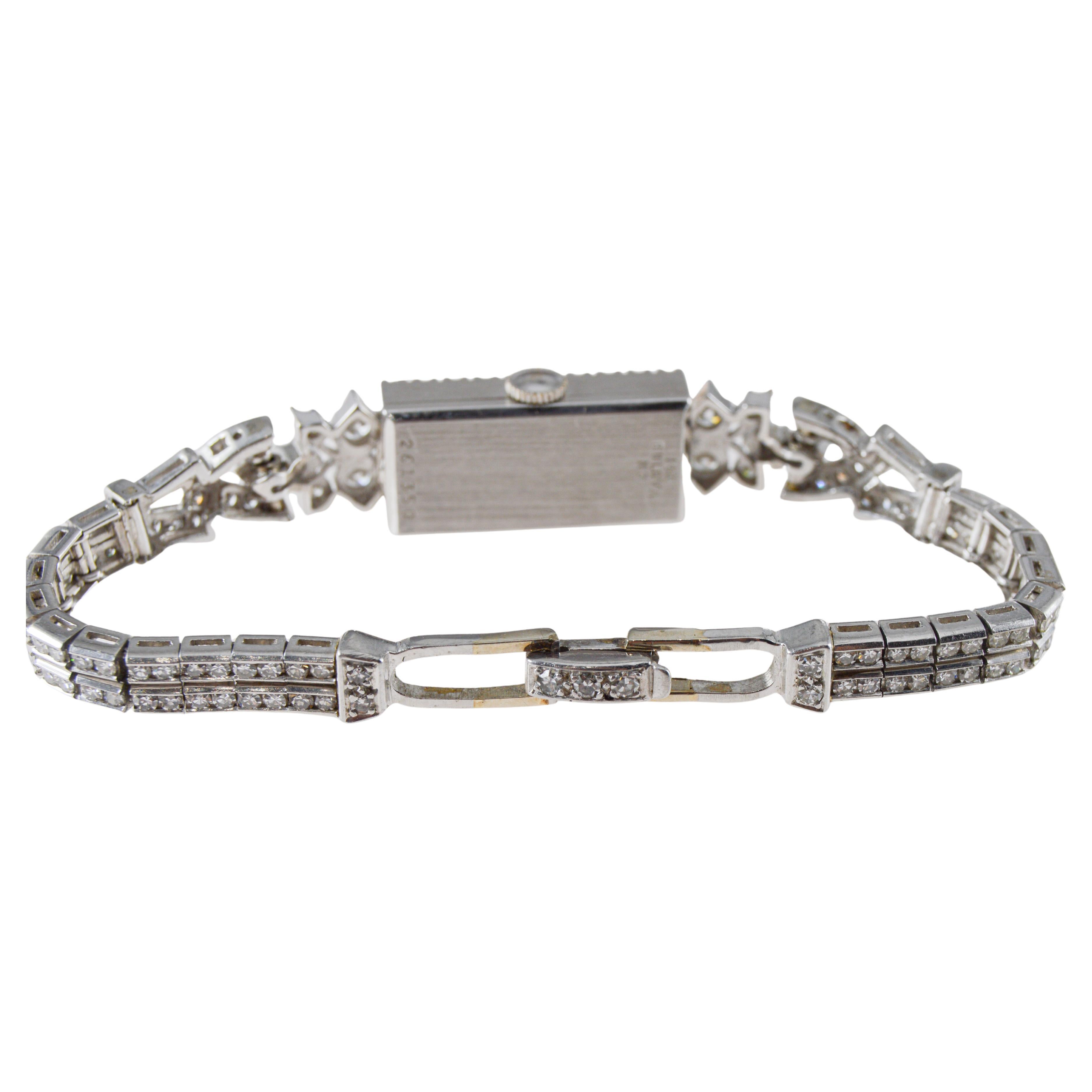 Bulova Reloj Art Decó de señora de oro blanco macizo de 14 quilates con diamantes circa 1940's en venta 8