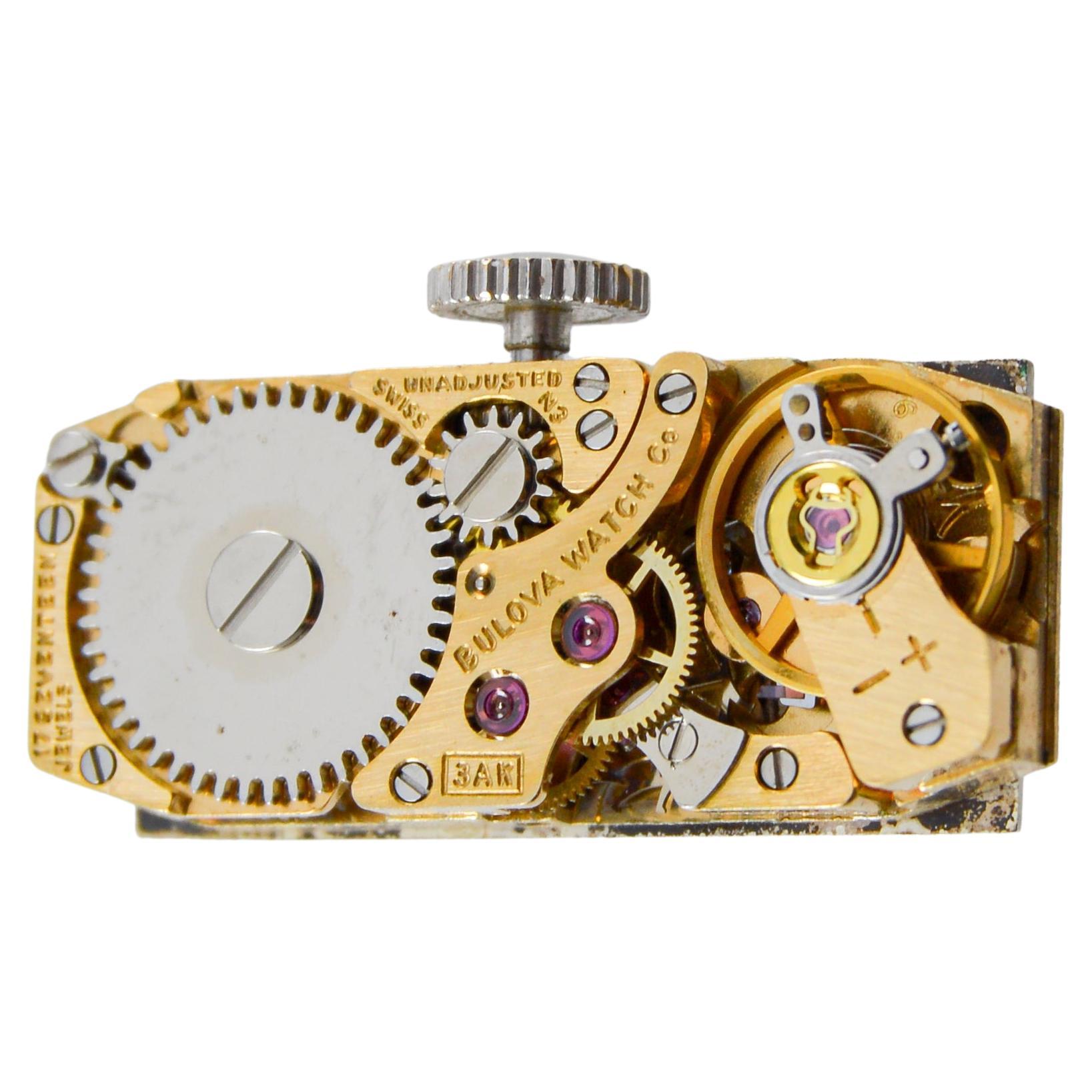 Bulova Reloj Art Decó de señora de oro blanco macizo de 14 quilates con diamantes circa 1940's en venta 10