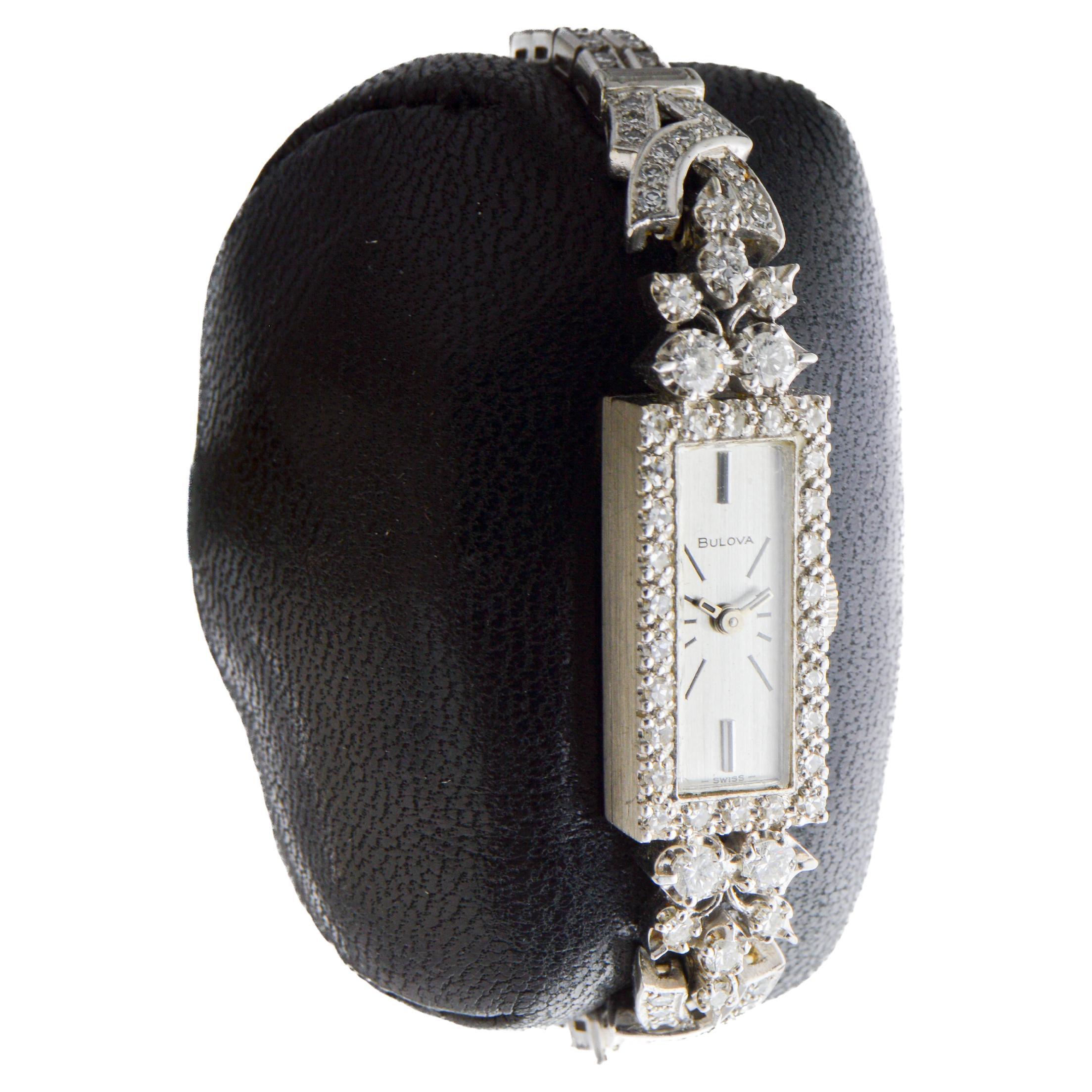 Bulova Reloj Art Decó de señora de oro blanco macizo de 14 quilates con diamantes circa 1940's en Excelente estado para la venta en Long Beach, CA
