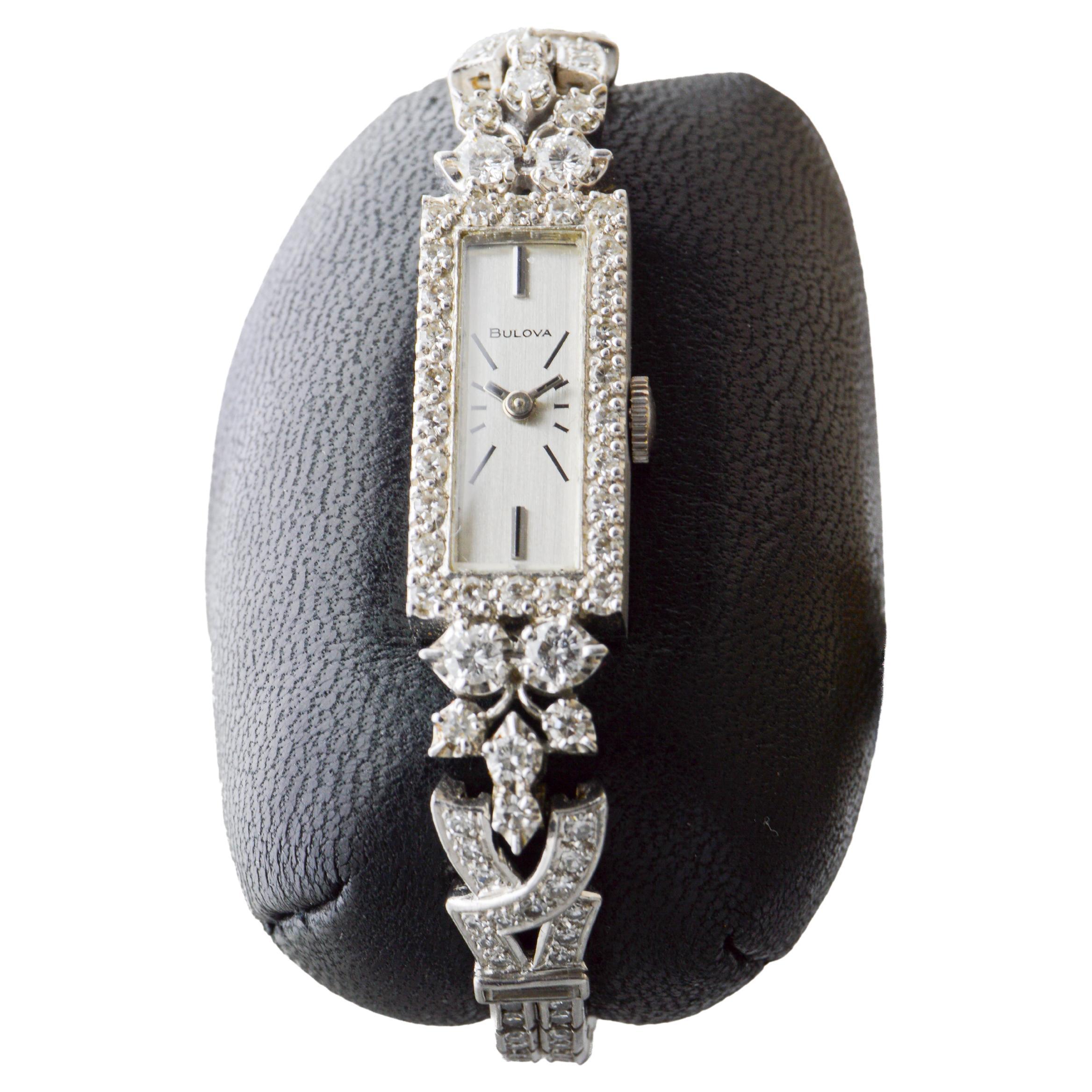 Femenino o masculino Bulova Reloj Art Decó de señora de oro blanco macizo de 14 quilates con diamantes circa 1940's en venta