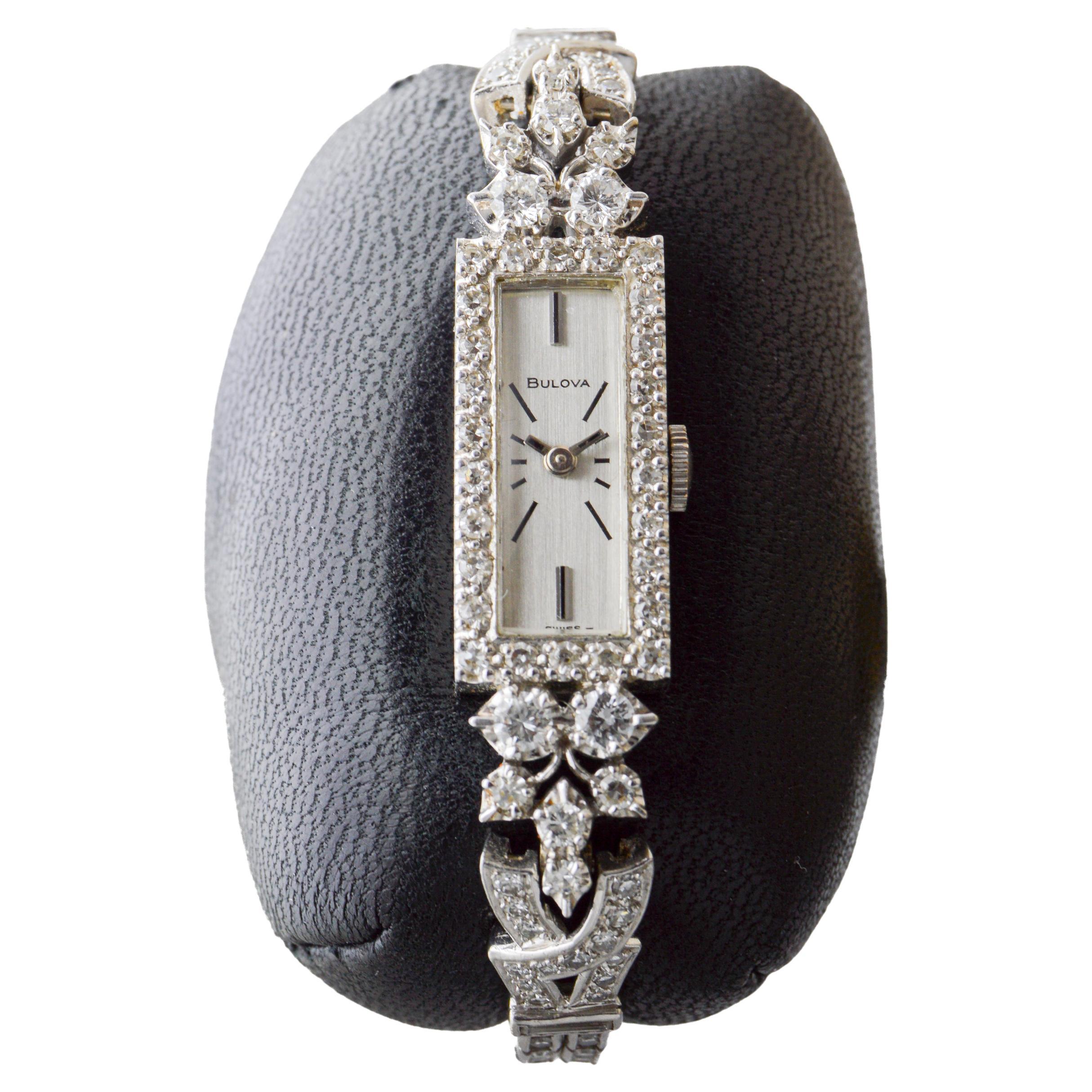 Orologio da donna Art Deco Bulova in oro bianco massiccio 14Kt con diamanti, circa anni
40