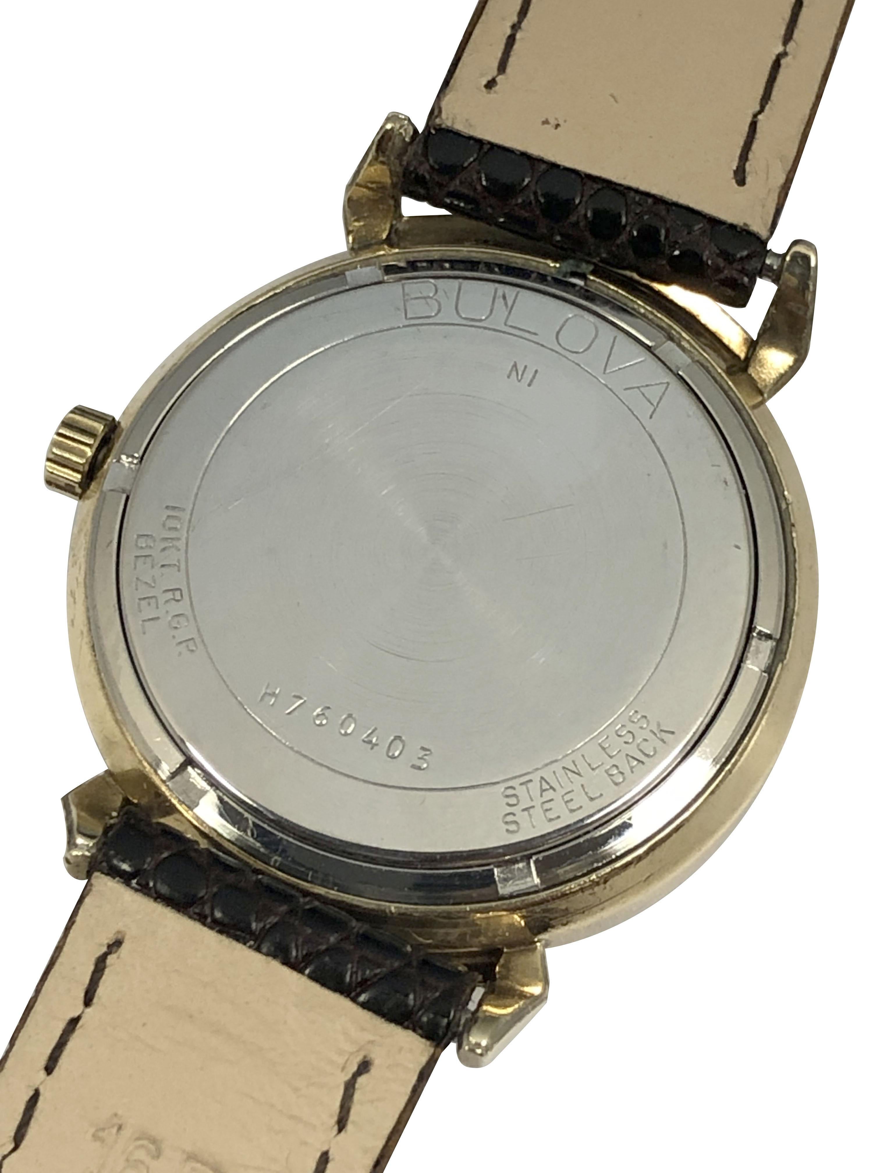 Reloj de pulsera Bulova 1972 Rose Bowl Football Game presentación 