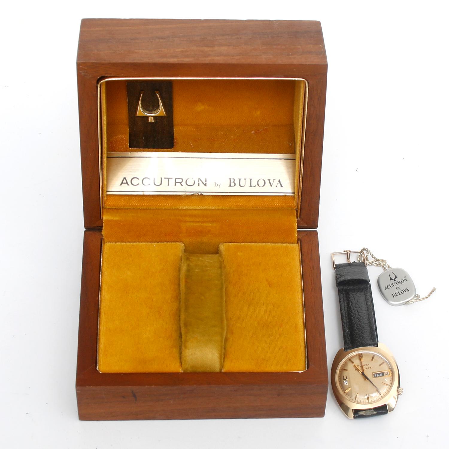 Montre pour hommes Bulova Accuquartz en or jaune 14 carats 1