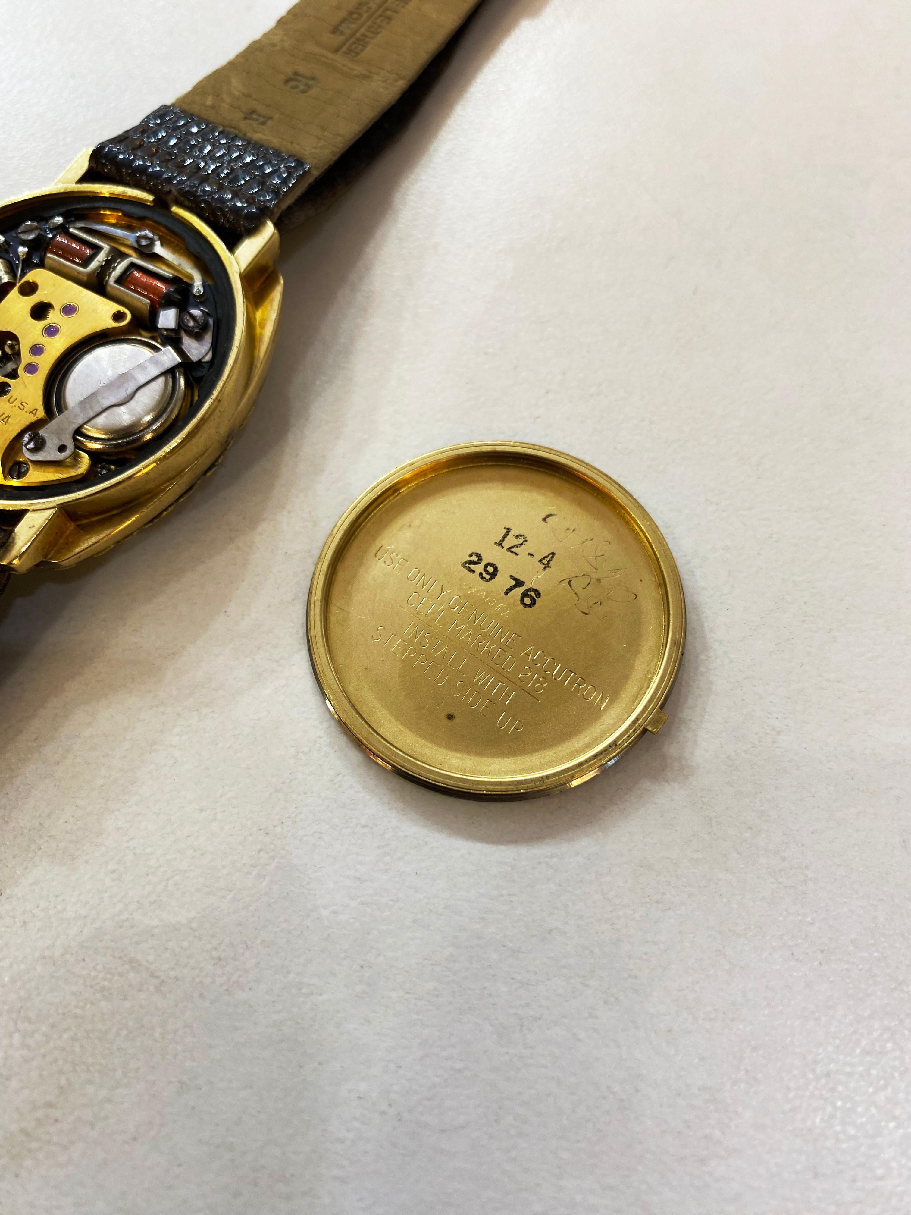 Bulova Accutron 14 Karat Yellow Gold Vintage Watch I 704679 In Fair Condition In New York, NY