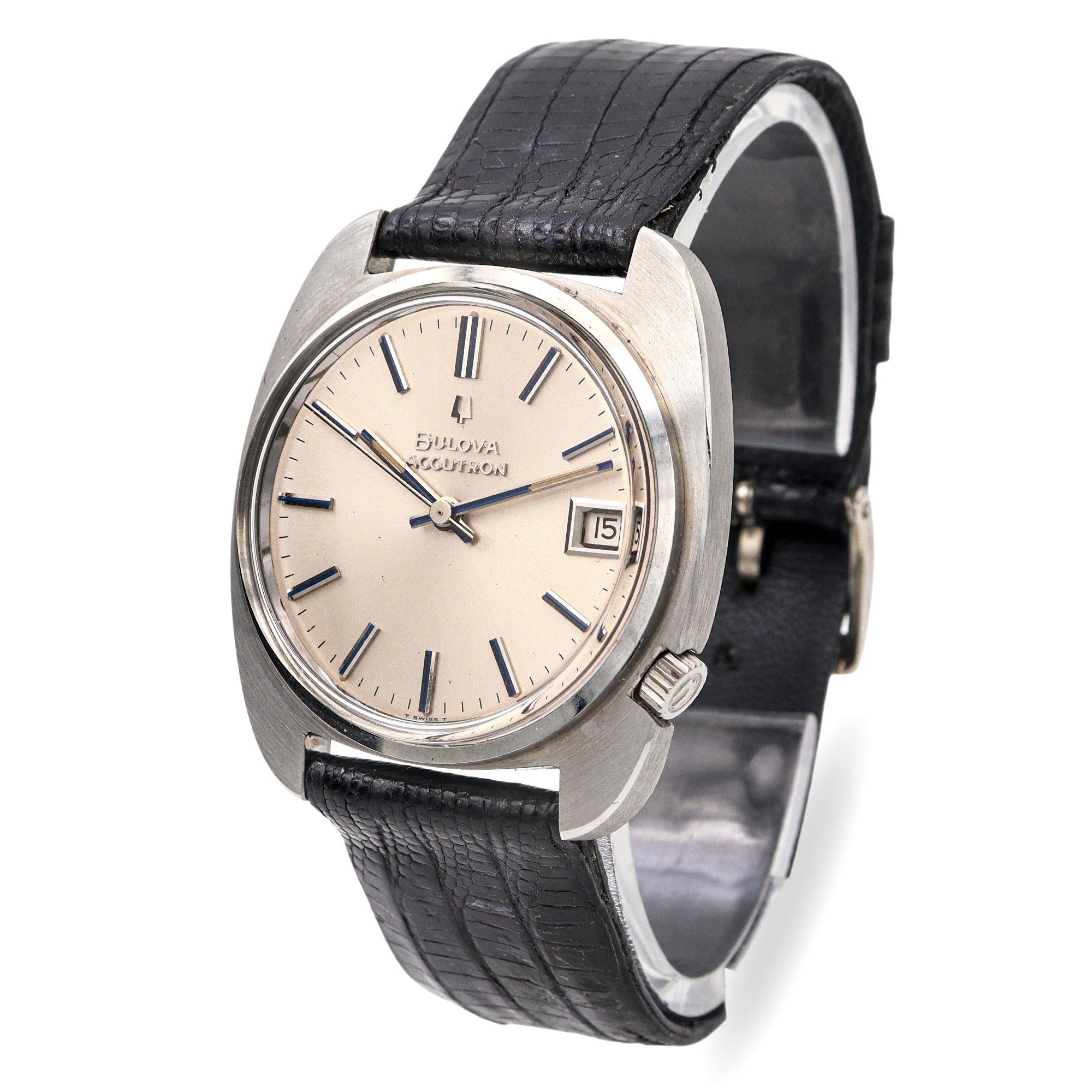 Bulova Accutron Edelstahl Datum Stimmgabel Herrenuhr im Zustand „Gut“ im Angebot in New York, NY