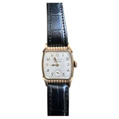 Orologio Bulova Excellency 2 quadranti in oro 10k con cinturino in pelle nuova Circa 1940s