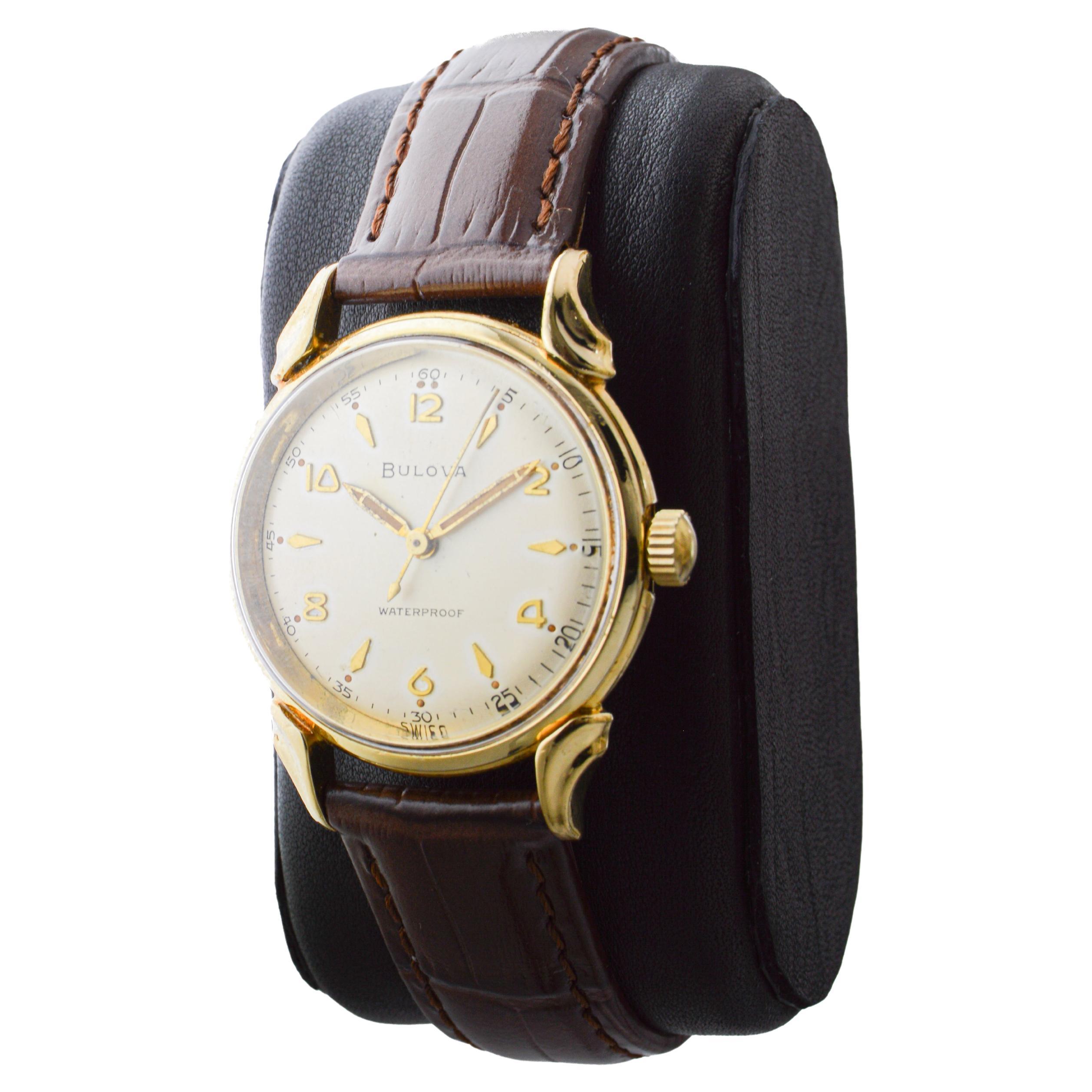 Reloj Bulova Art Decó de oro con esfera original de fábrica Años 50 en venta 4