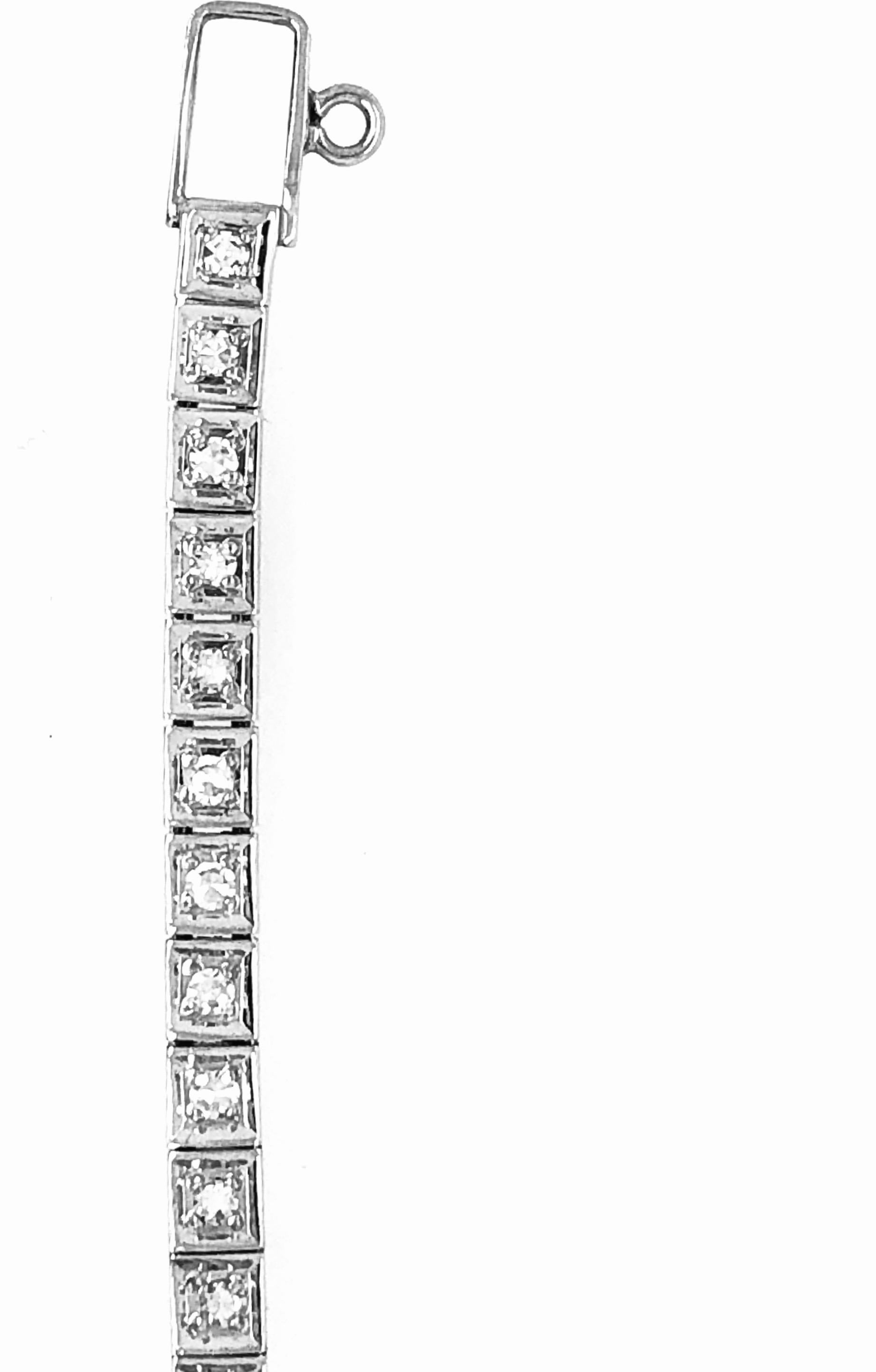 Bulova Damenarmbanduhr im Art-déco-Stil mit Diamanten für Damen oder Herren im Angebot