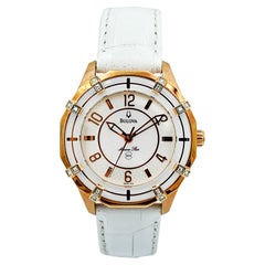 Bulova Montre pour femme étoile marine en acier de couleur or avec cadran à quartz 98R150