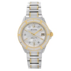 Bulova Montre pour femme étoile marine en acier bicolore avec cadran en diamants et quartz MOP 98P186