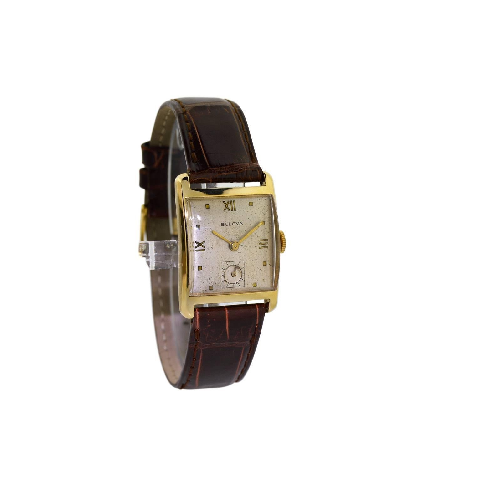 Bulova Solid Yellow Gold Art Deco Original Patinated Dial Manual Watch In Excellent Condition In Long Beach, CA