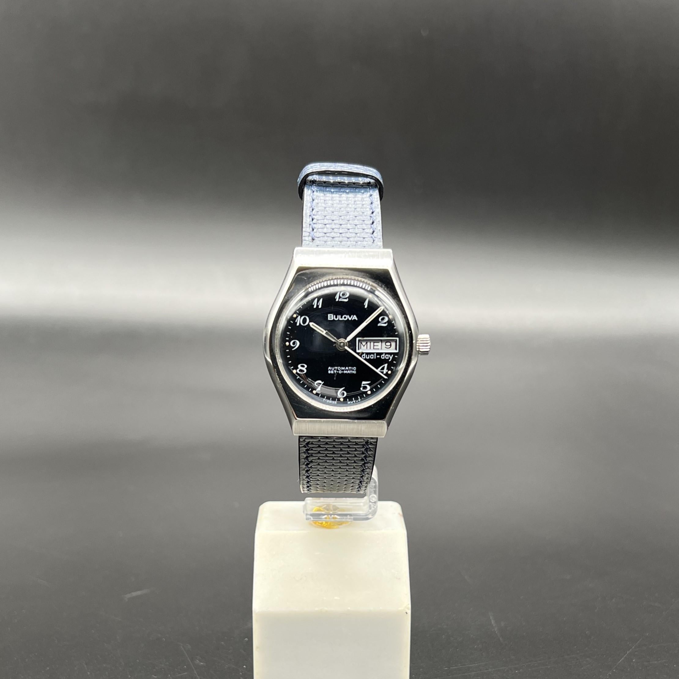 Bulova Watch, Set-o-matic, Blue Dial Stainless Steel In Good Condition In Vannes, FR
