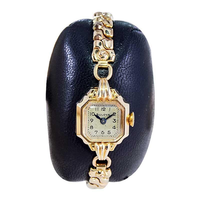 Bulova Yellow Gold Filled Art Deco Ladies Watch with Original Bracelet from 1940 In Excellent Condition In Long Beach, CA