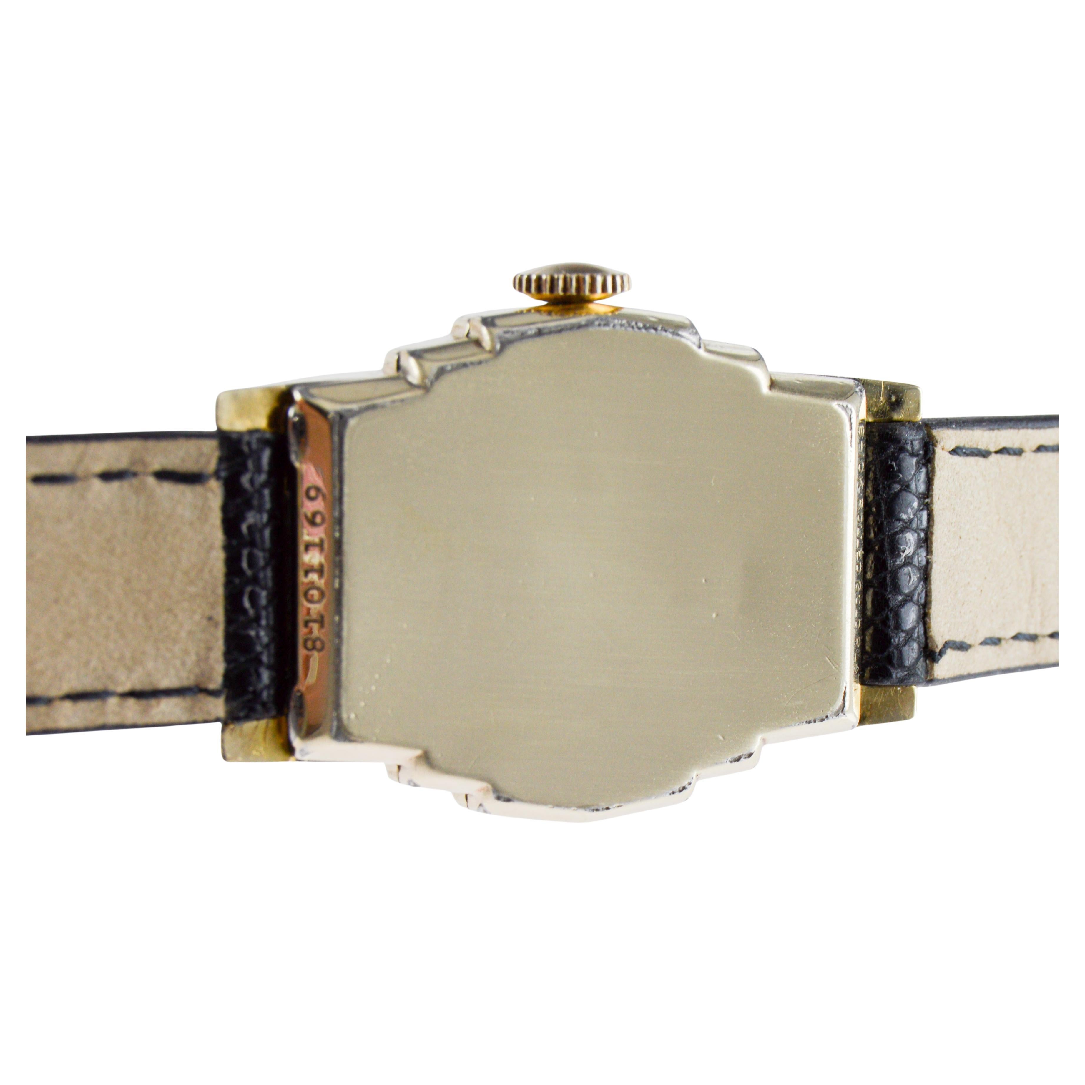 Bulova Yellow Gold Filled Art Deco Watch circa 1940 with Original Dial en vente 9