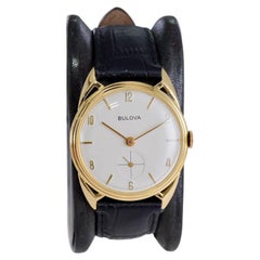 Bulova Montre Art Déco en or jaune remplie des années 1950, juste révisée