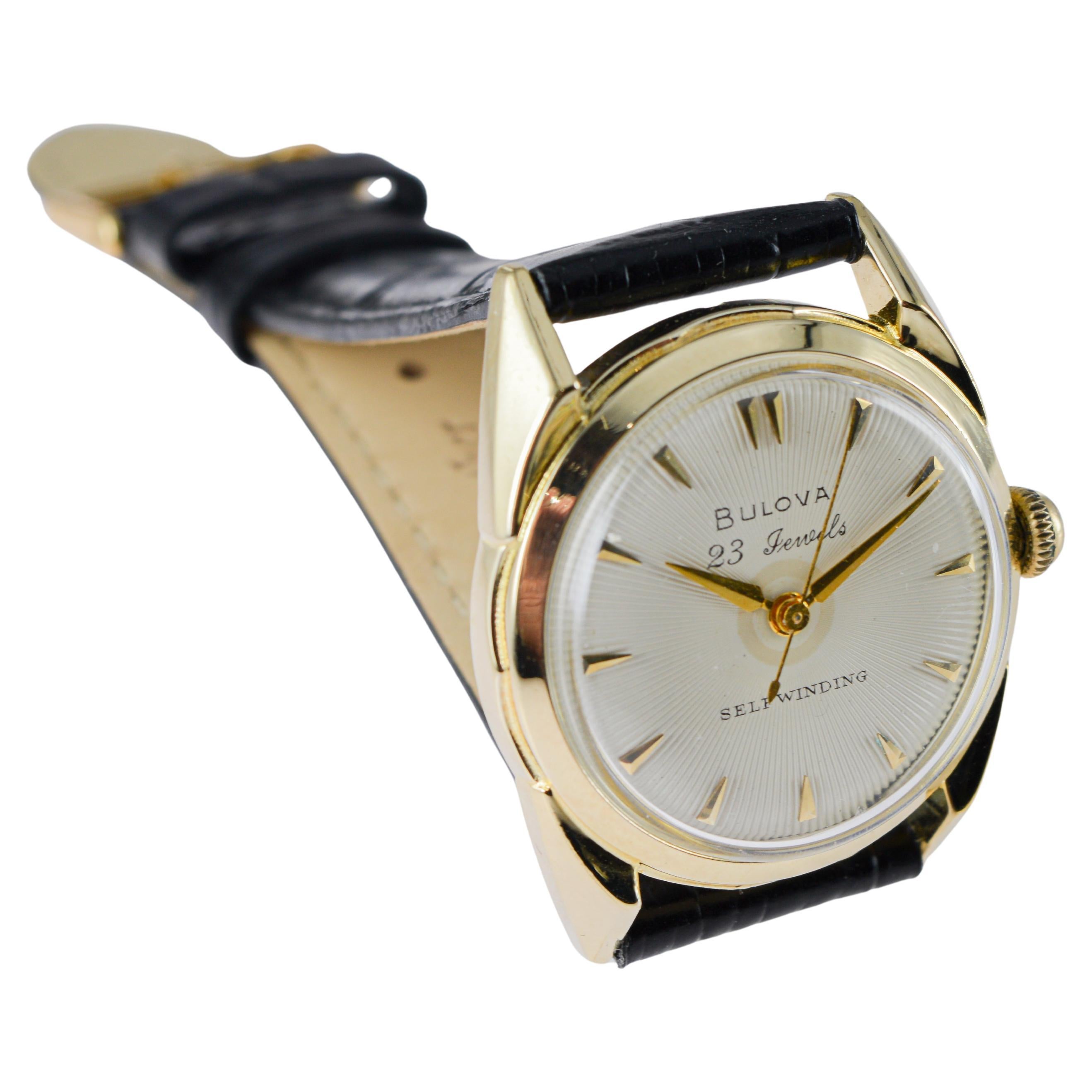 Bulova Montre Art Déco en or jaune avec cadran d'origine 1950's en vente 5