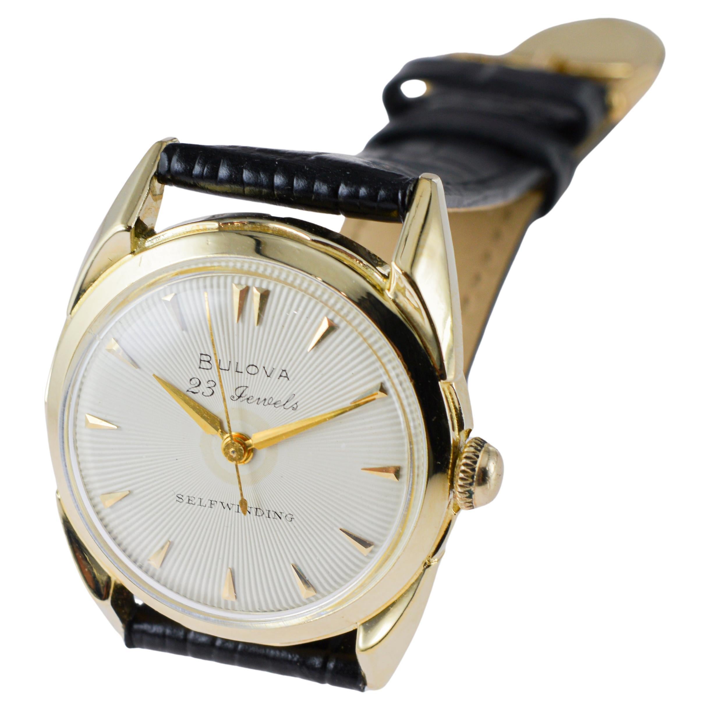 Bulova Montre Art Déco en or jaune avec cadran d'origine 1950's en vente 7
