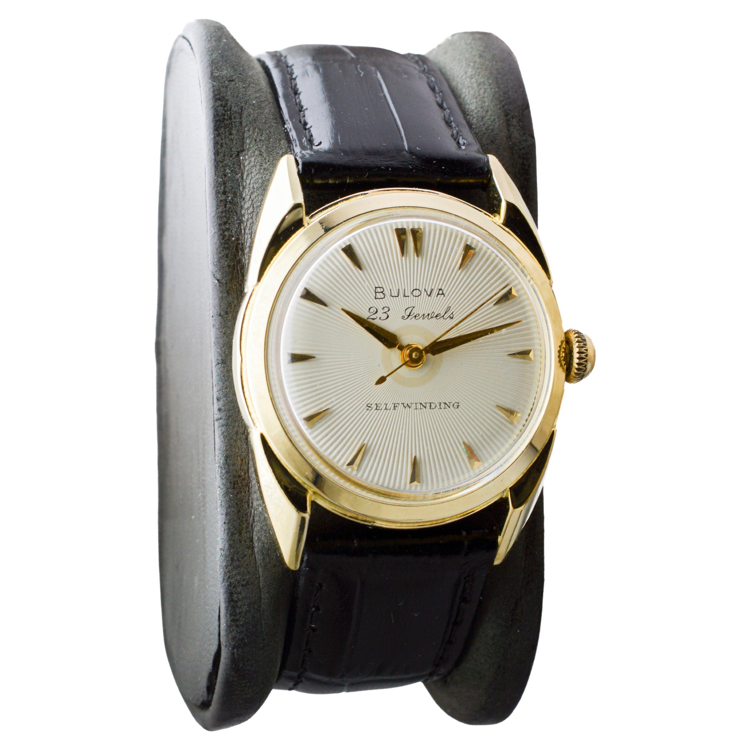 Art déco Bulova Montre Art Déco en or jaune avec cadran d'origine 1950's en vente