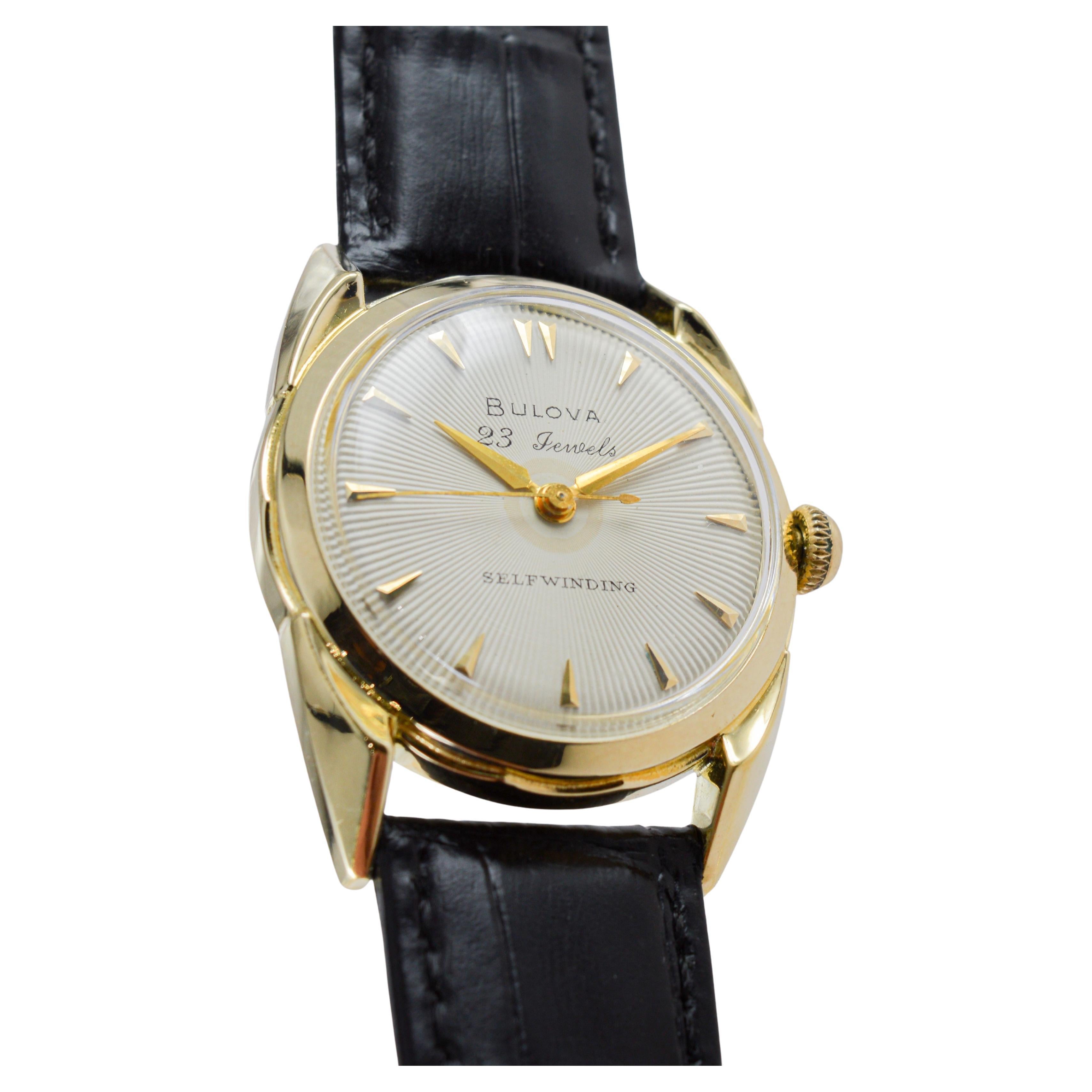 Bulova Montre Art Déco en or jaune avec cadran d'origine 1950's en vente 3